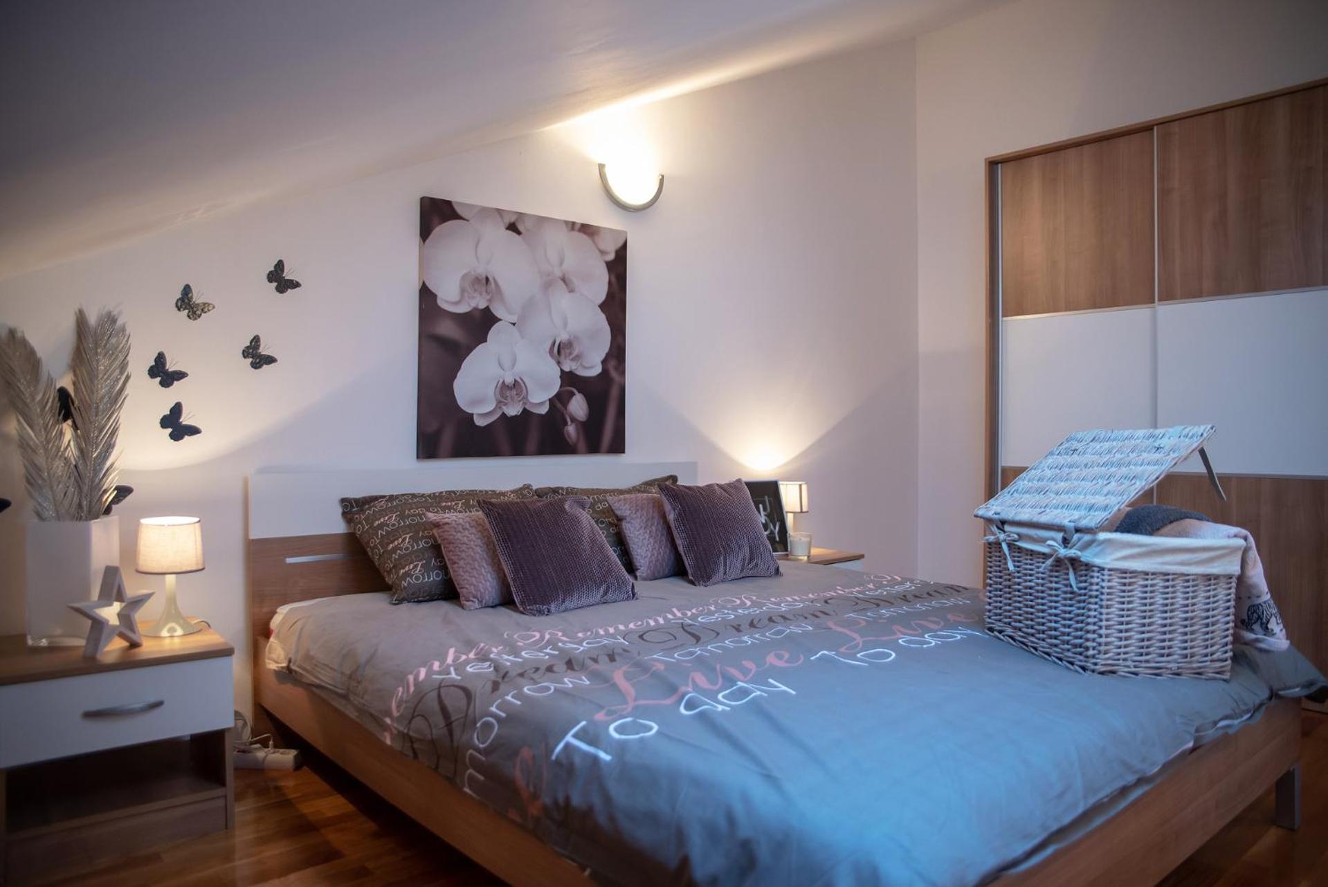 Two-Bedroom Apartment - Photo 2