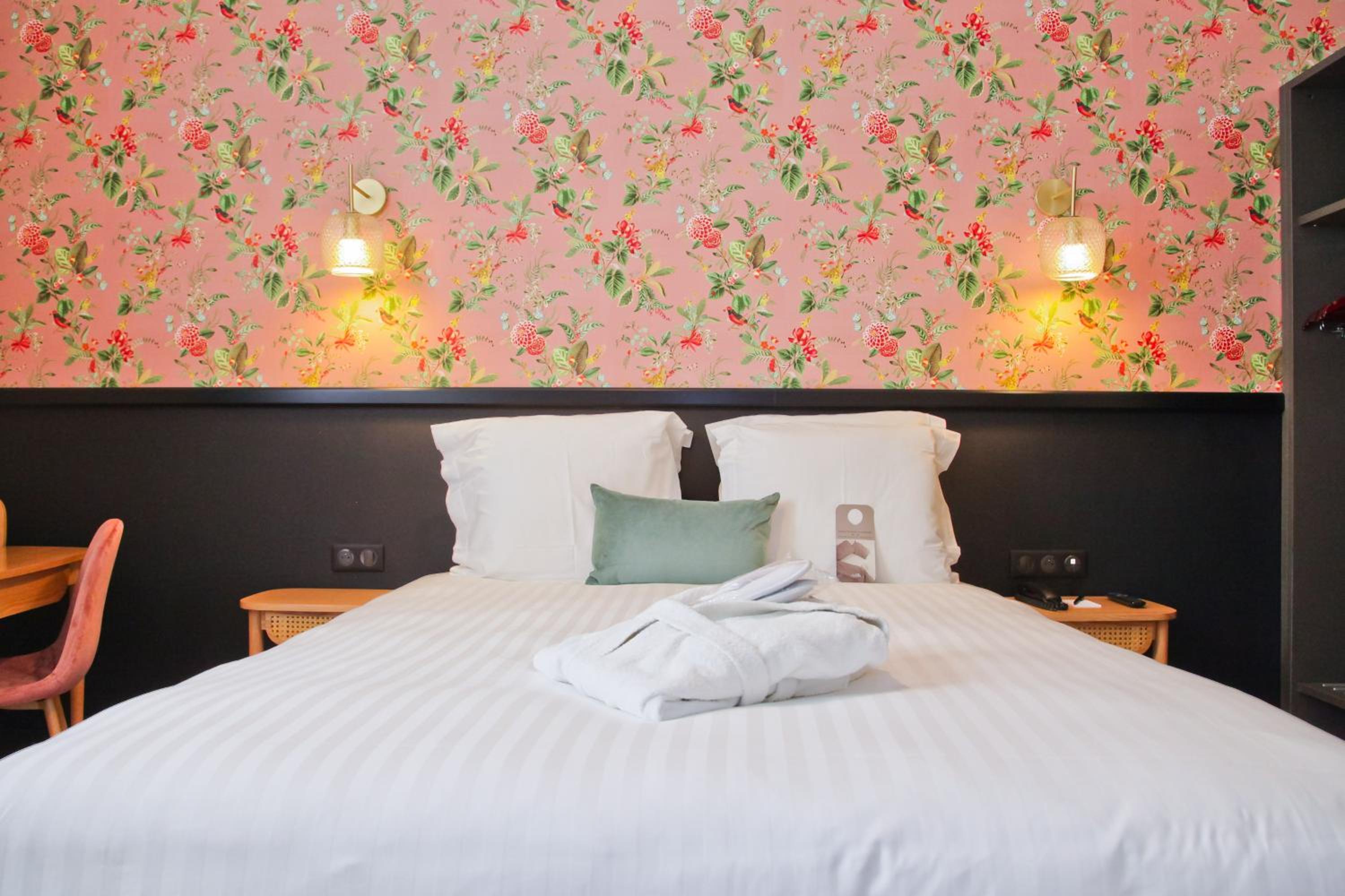 Standard Single Room thumbnail 6