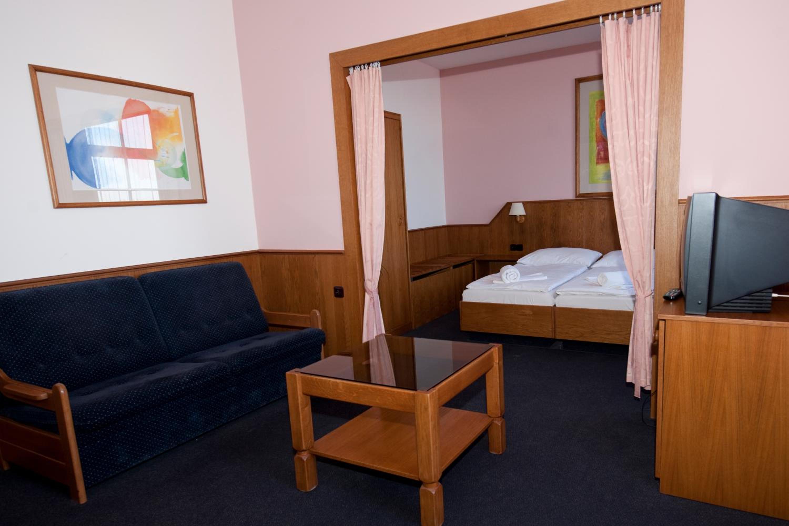 Standard Double or Twin Room photo 1