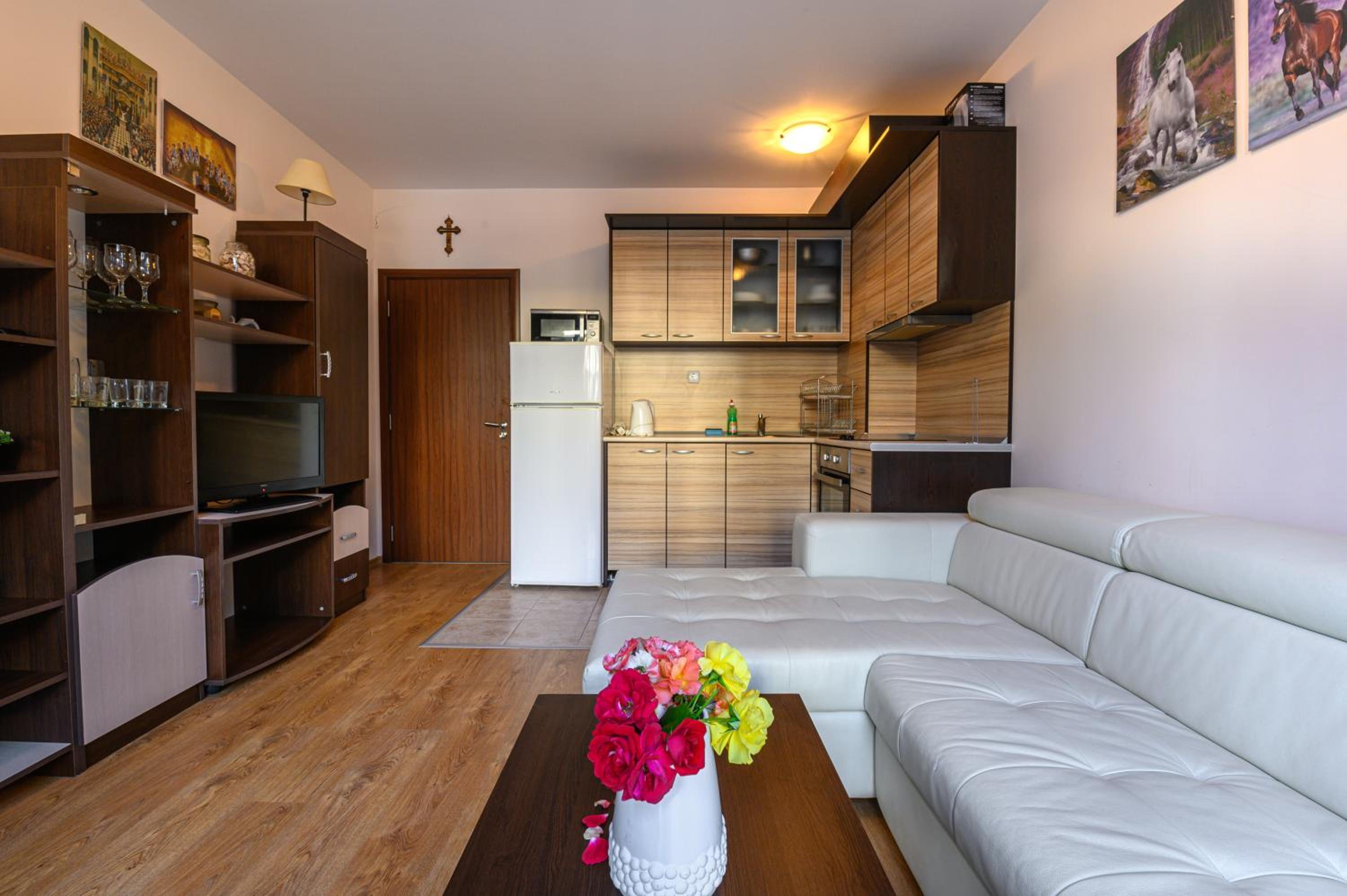 Apartment with Balcony photo 1
