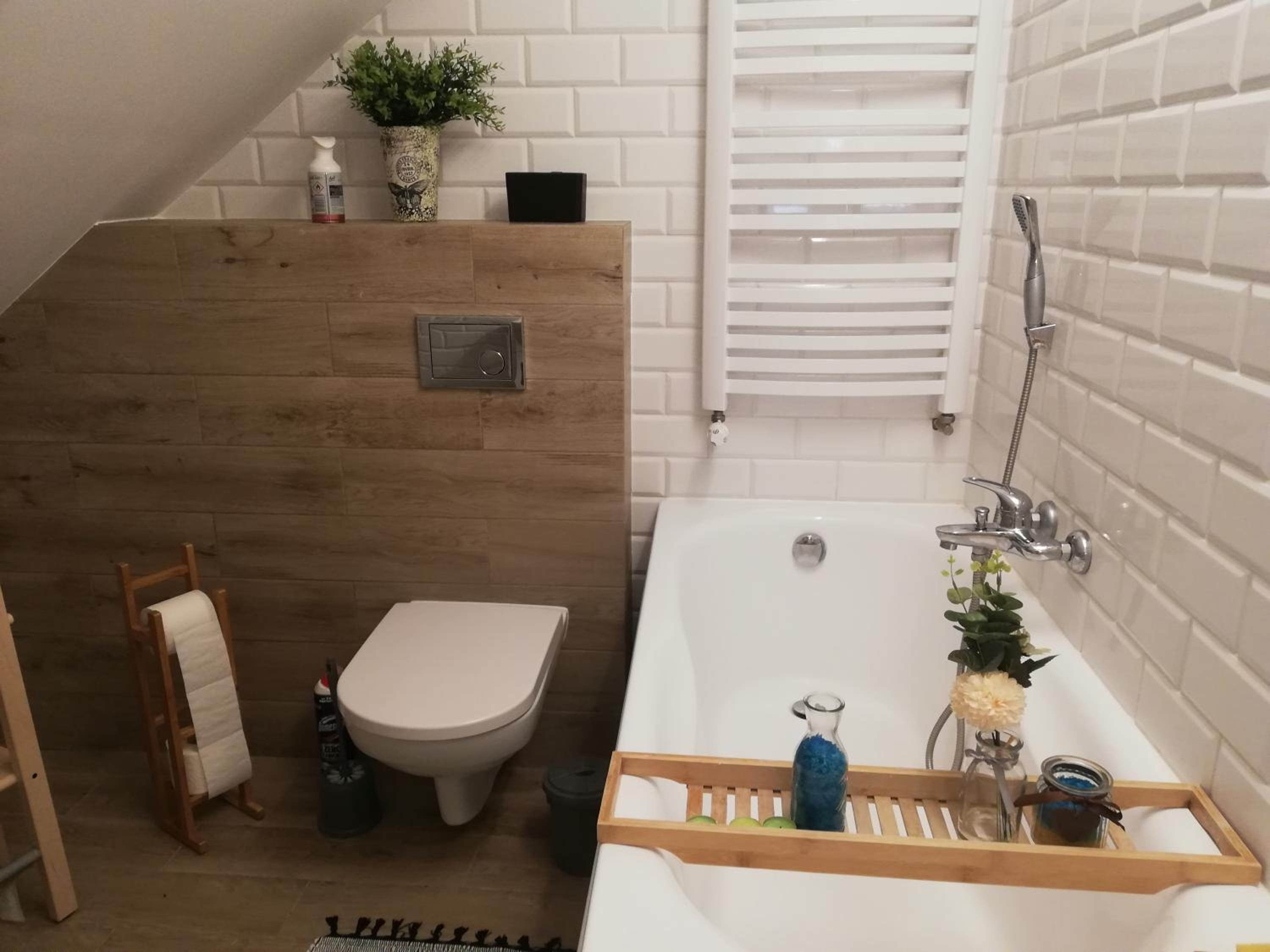 Family Room with Private Bathroom - Photo 17