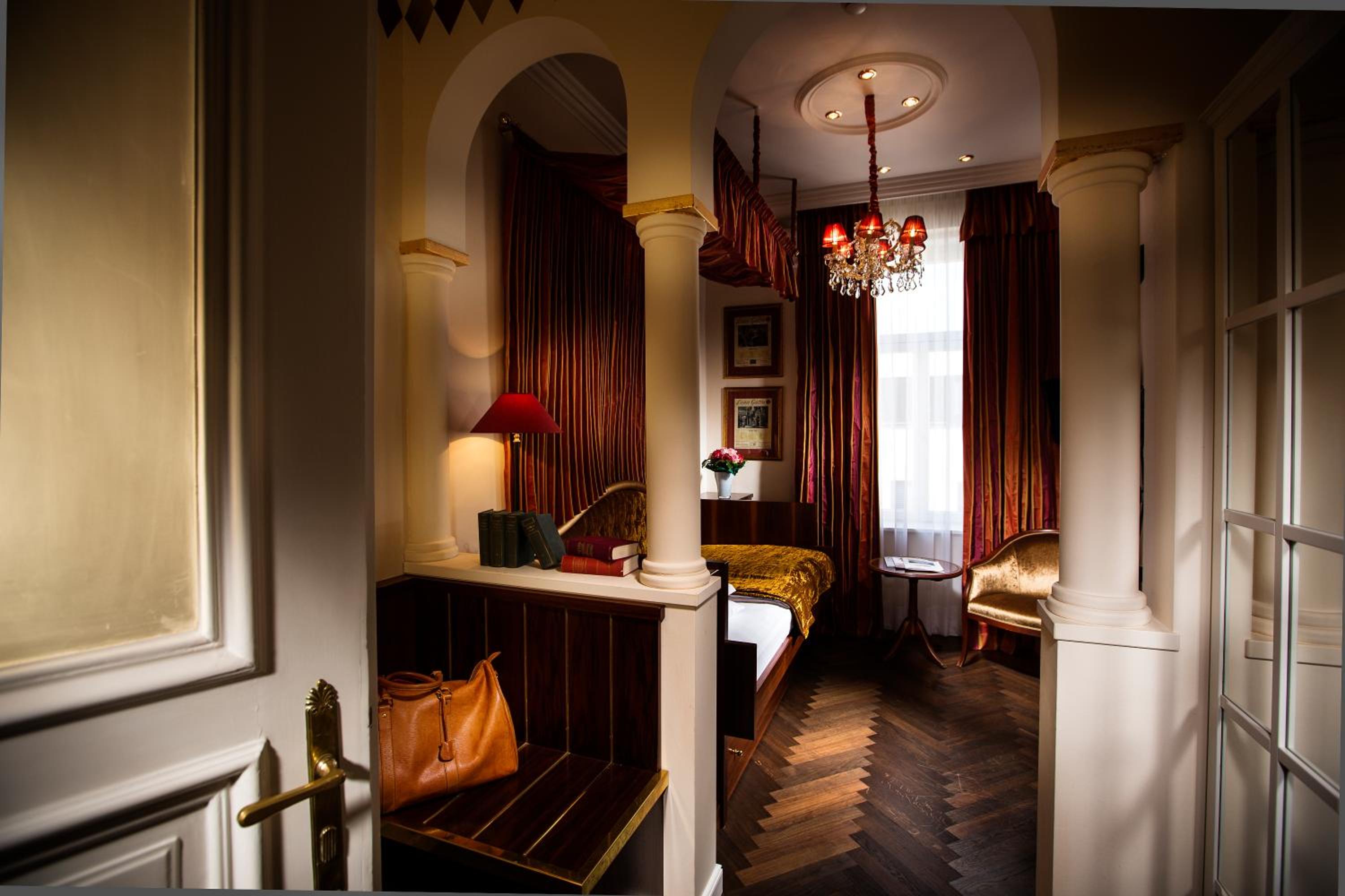 Deluxe Suite, 2 Twin Beds, Non Smoking