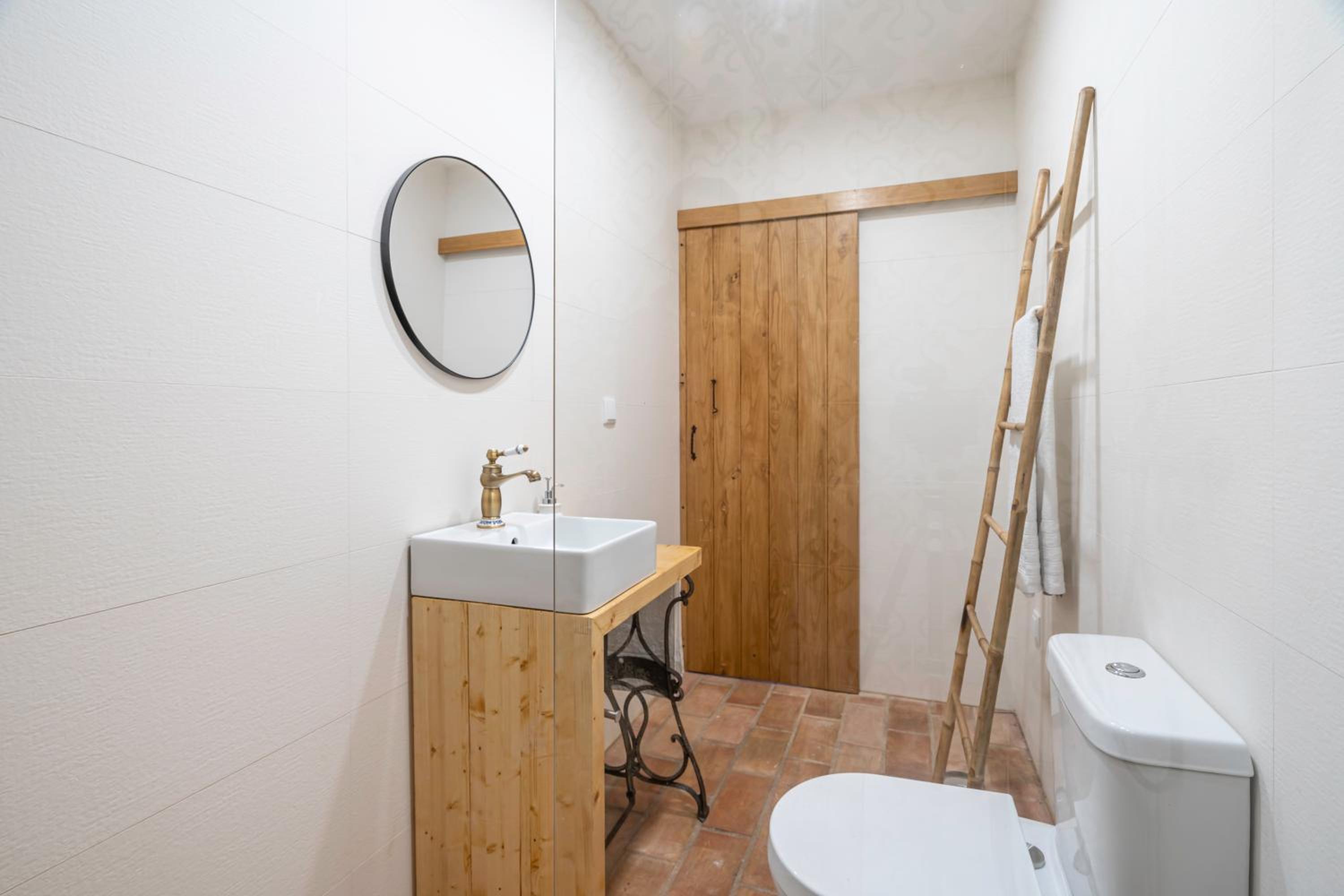 Two-Bedroom House - Photo 20