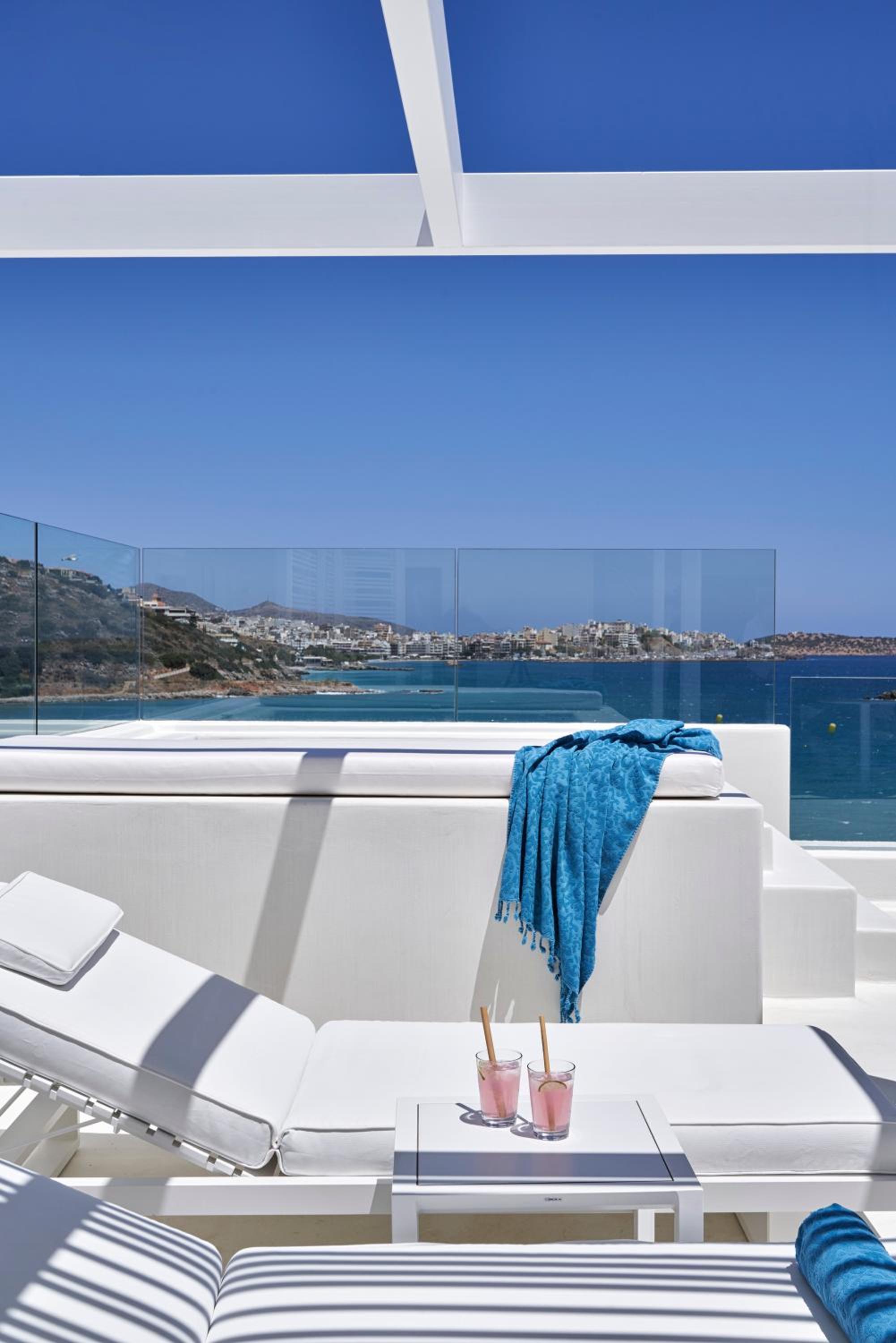 Premium Junior Suite Sea View with Outdoor Jacuzzi photo 3