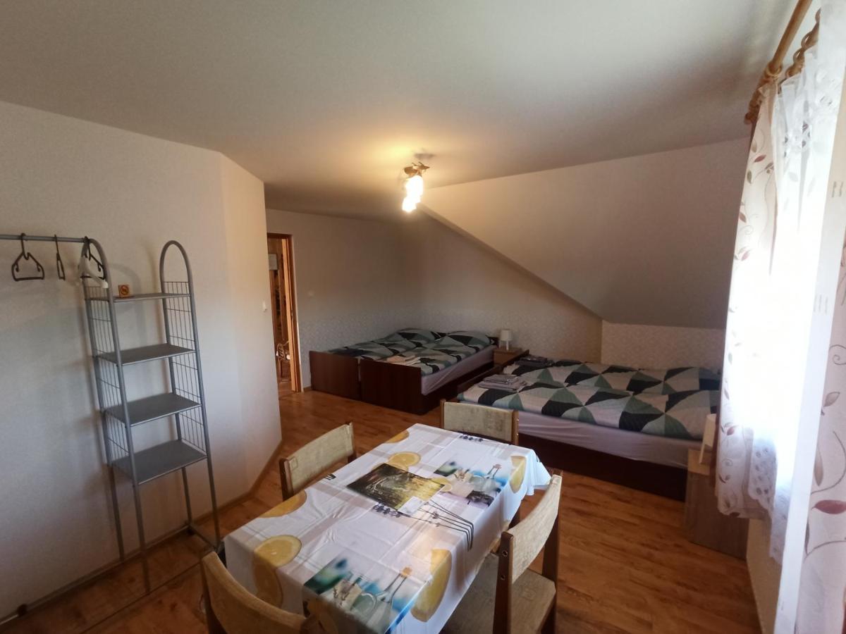 Quadruple Room with Private Bathroom photo 3