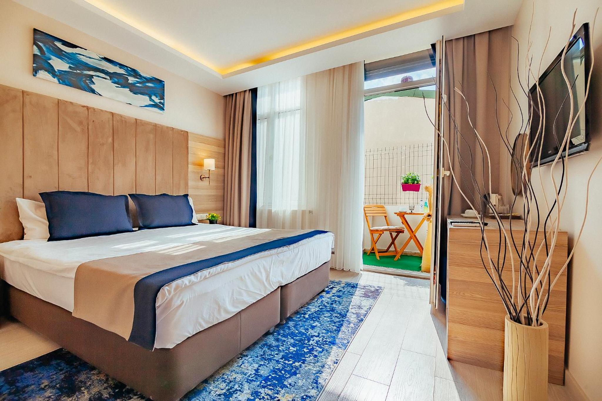 King Room with Balcony photo 3