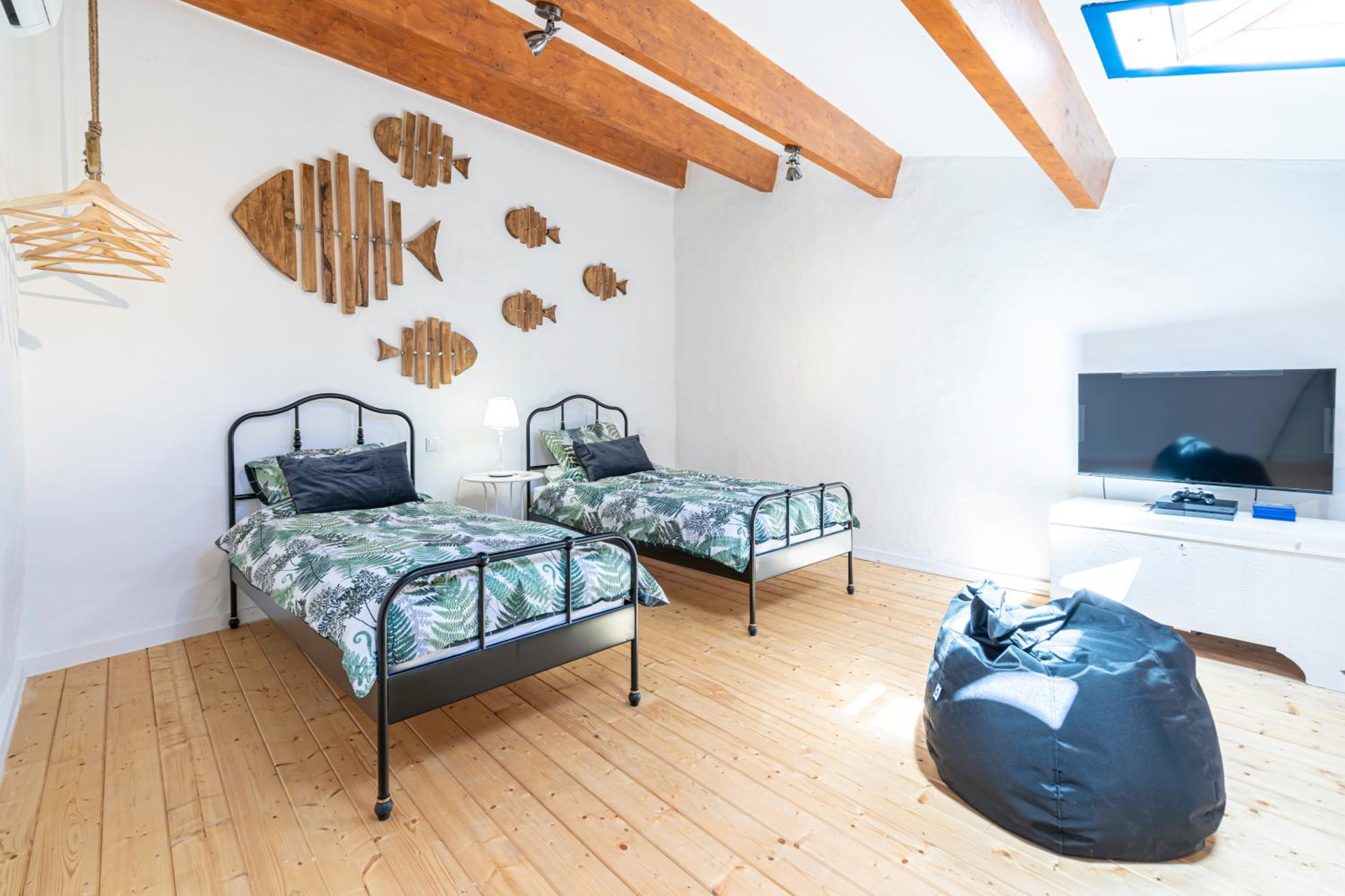Two-Bedroom House - Photo 6