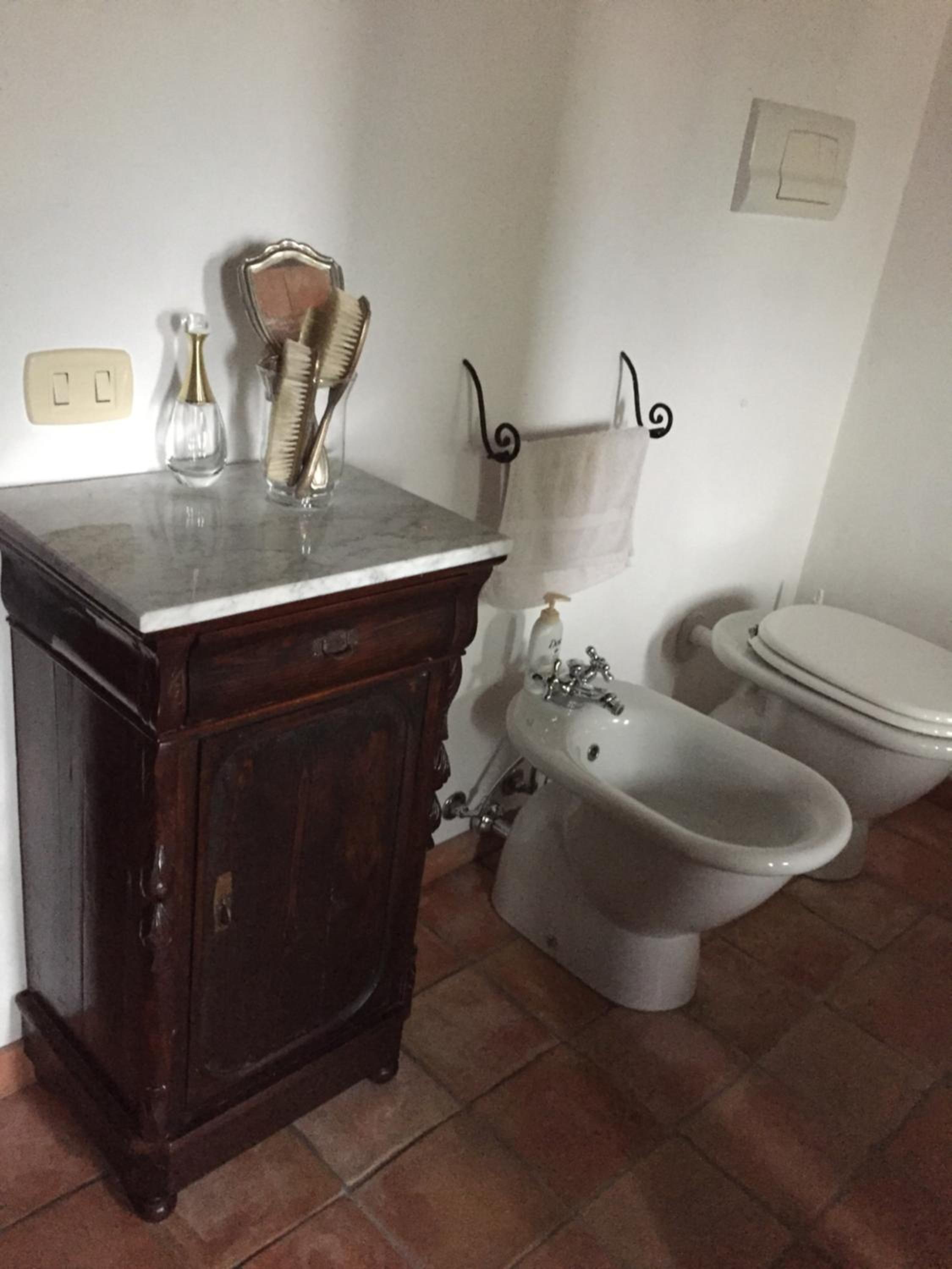 Double Room with Shared Bathroom photo 1