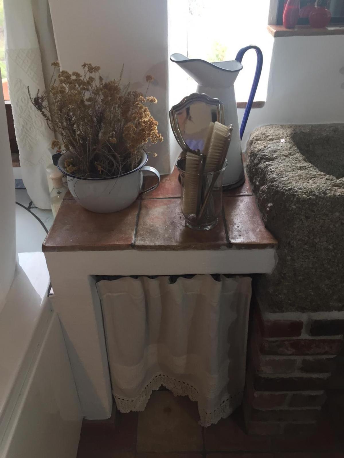 Double Room with Shared Bathroom photo 2