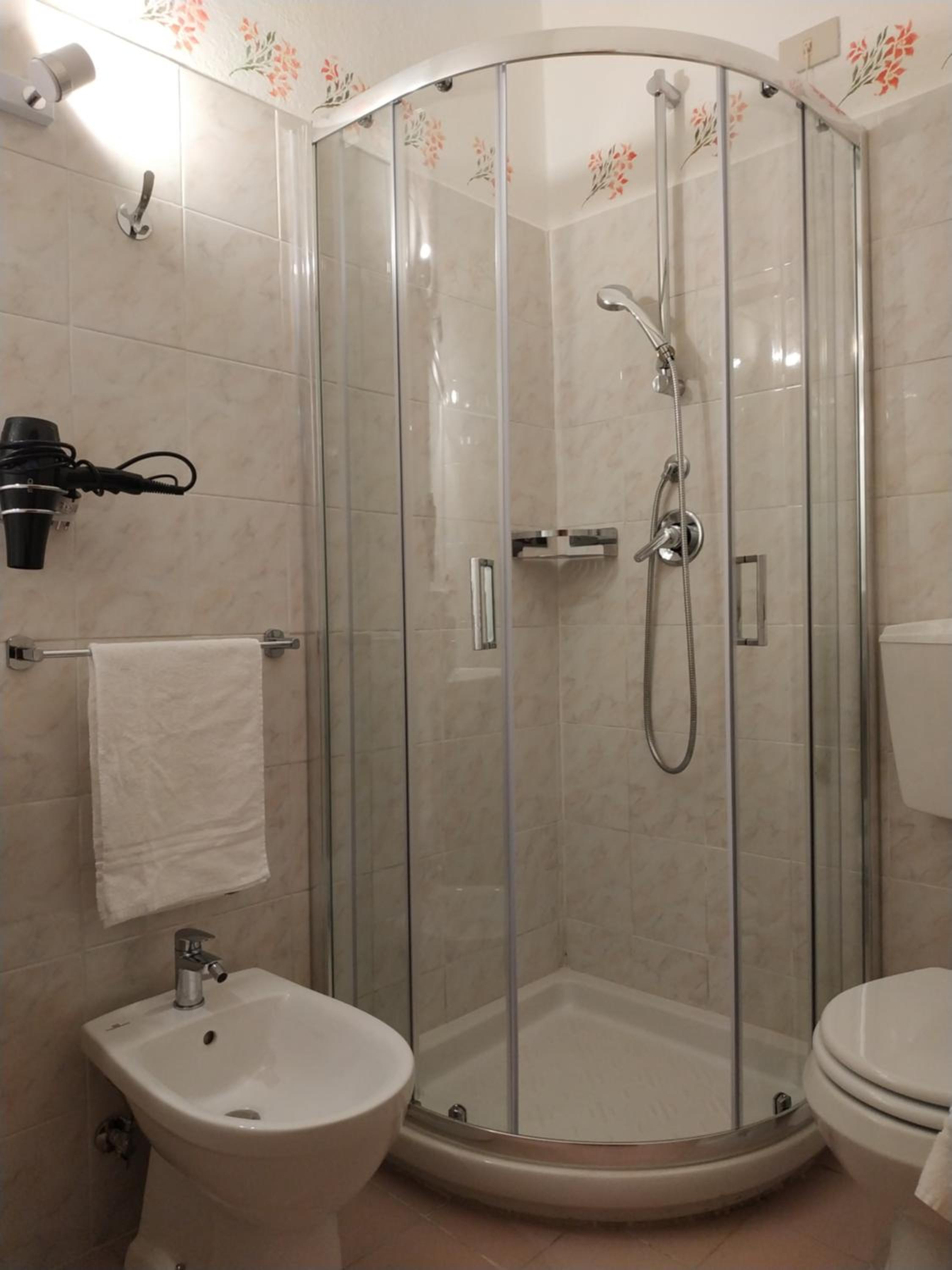 Large Double Room photo 3
