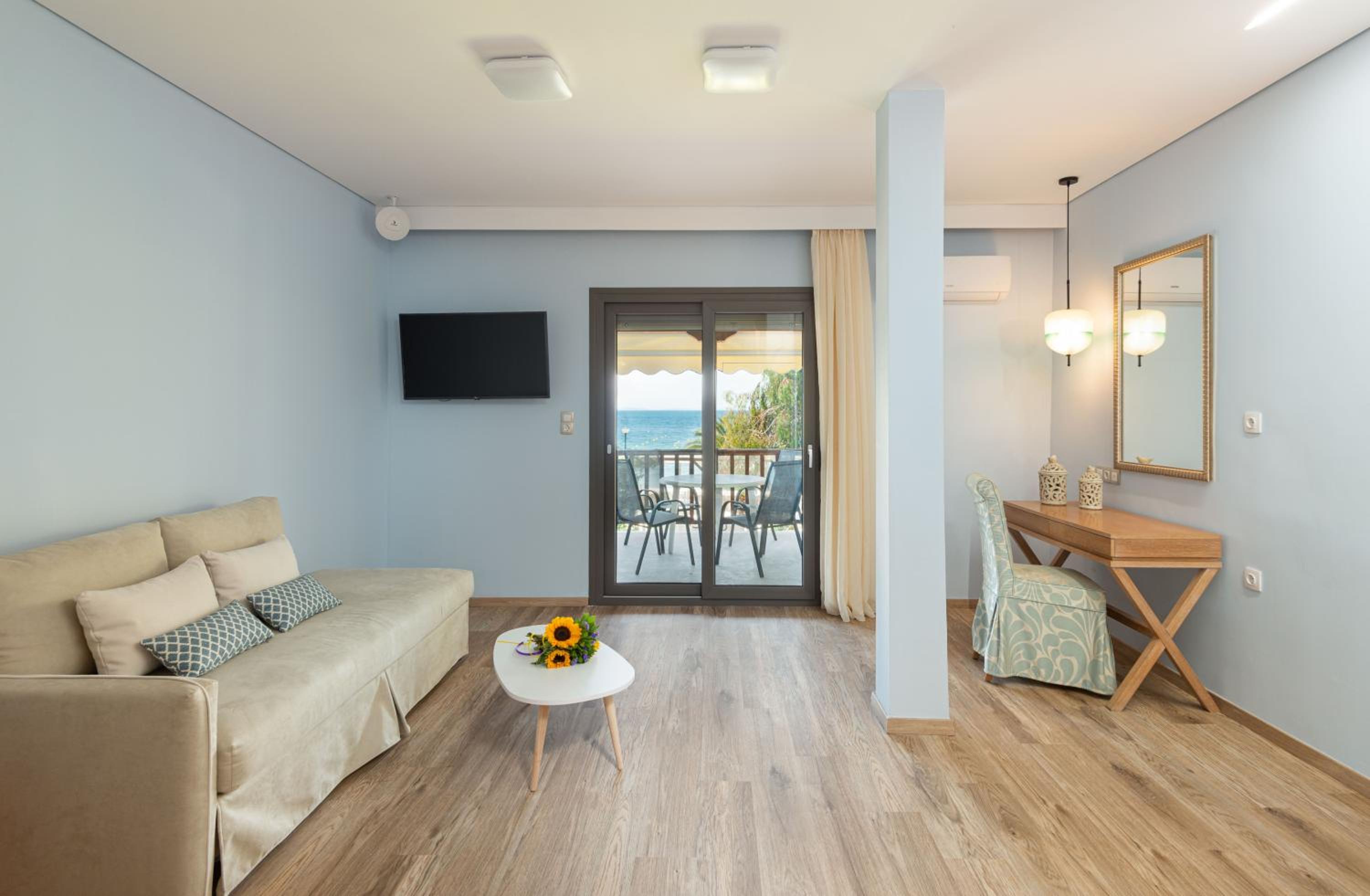 Junior Suite with Sea View photo 1