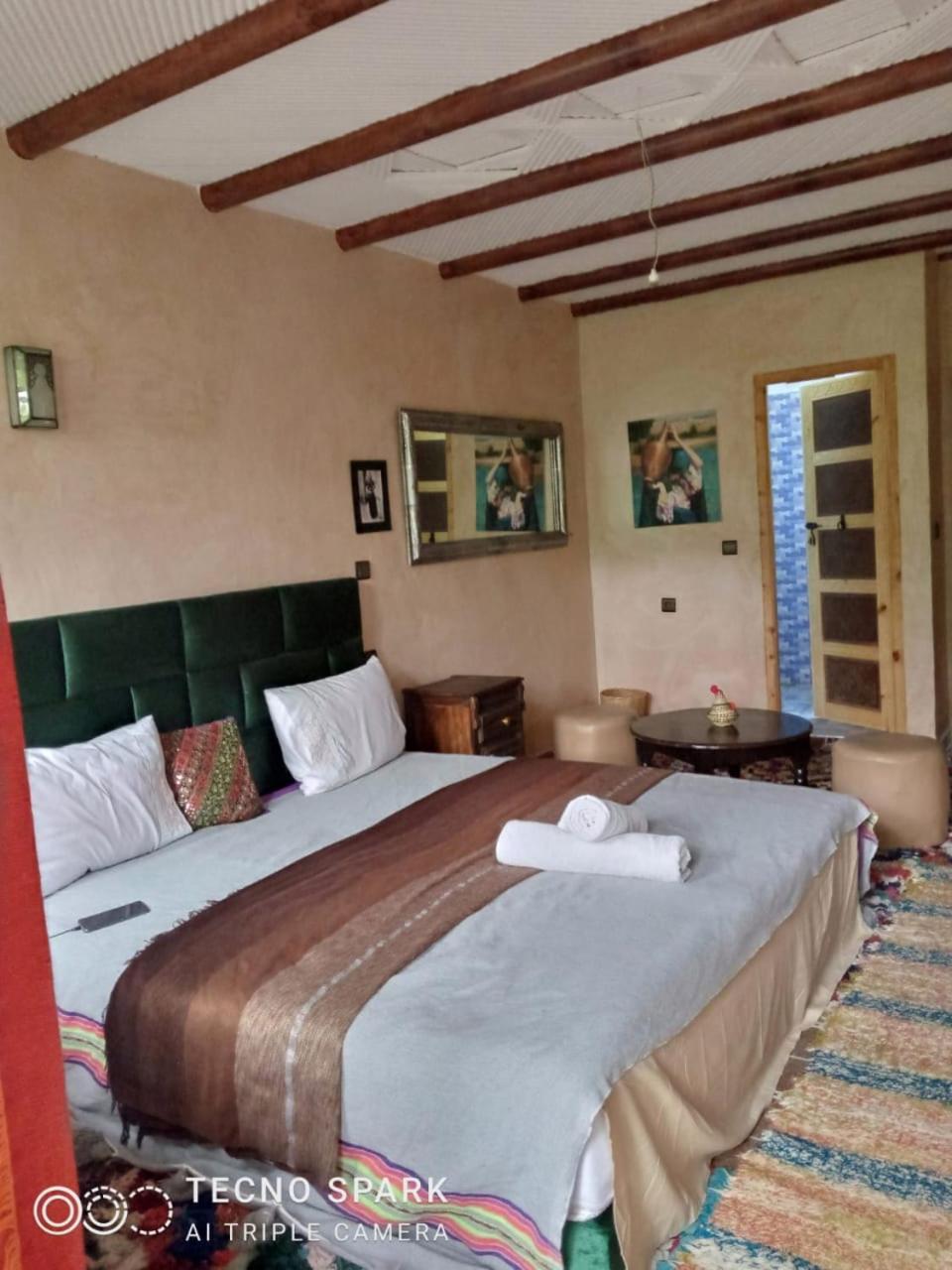 Double Room with Balcony (3 Adults) - Photo 3