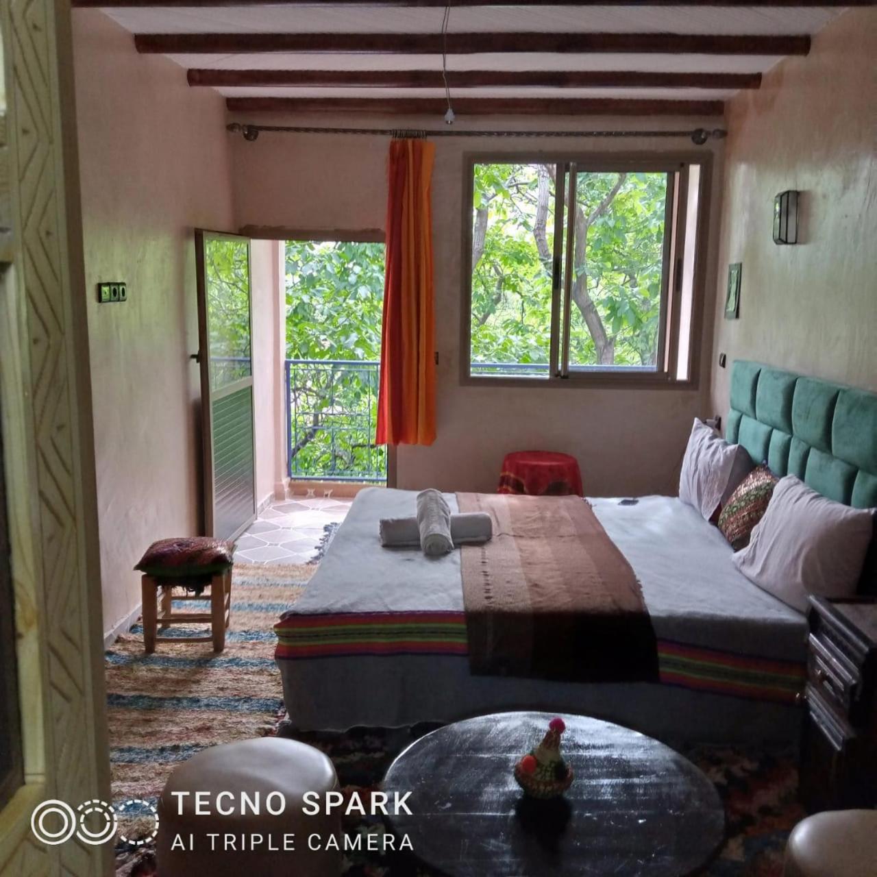 Double Room with Balcony (3 Adults) - Photo 2