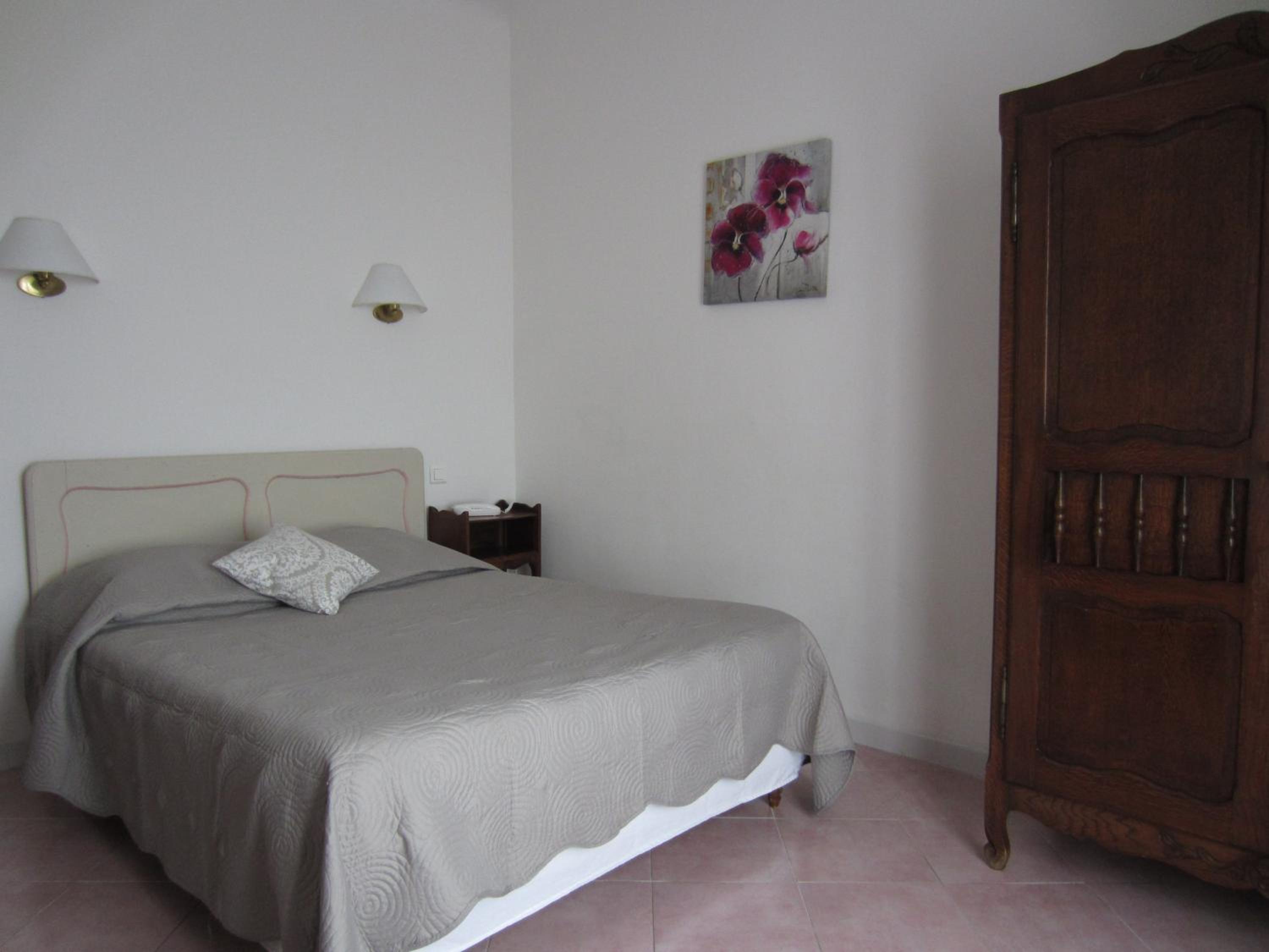 Standard Double or Twin Room with Sea and Garden View photo 2