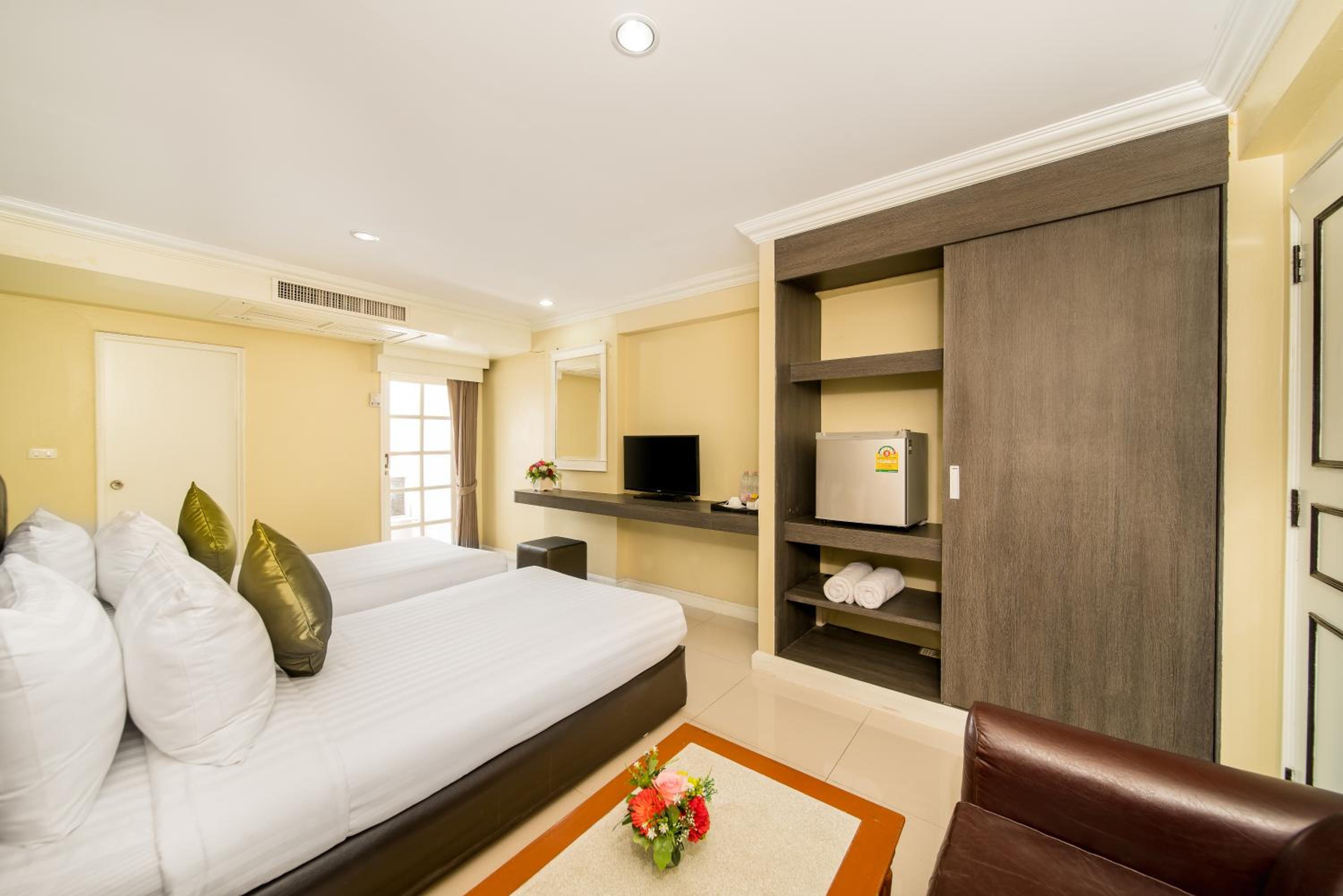 Deluxe Double or Twin Room photo 3