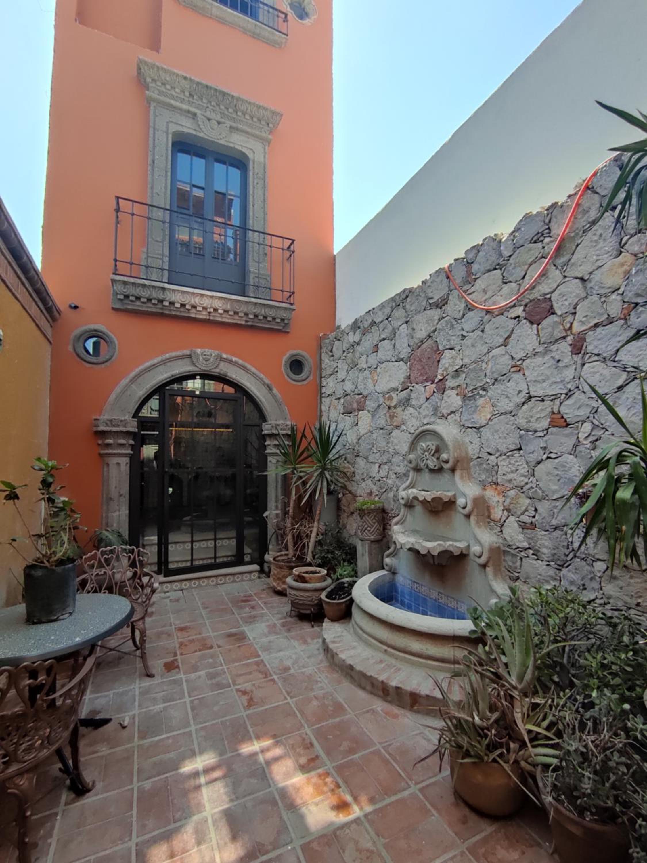 Twin Room with Balcony - Photo 8