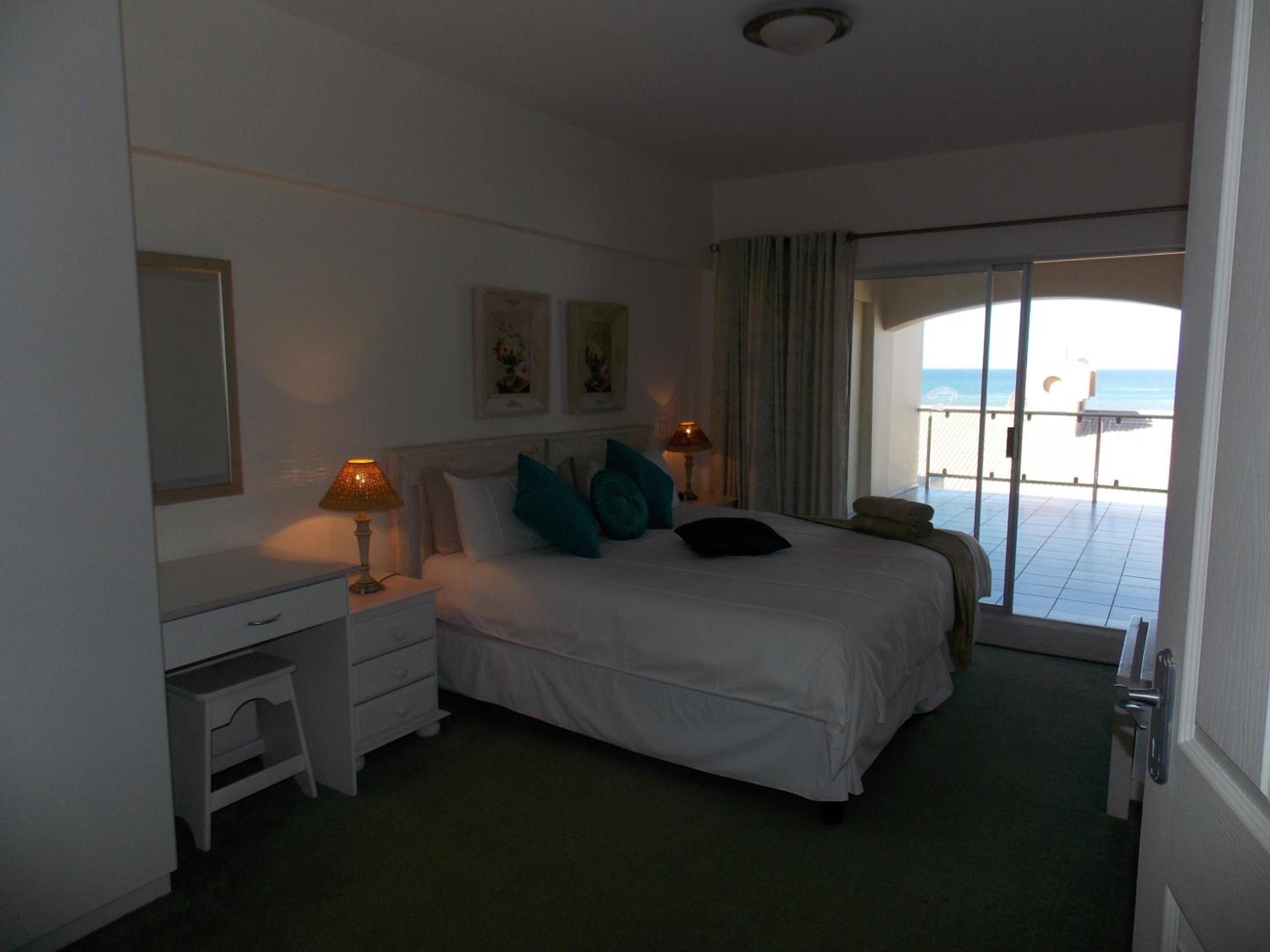 Three-Bedroom Apartment - Photo 1