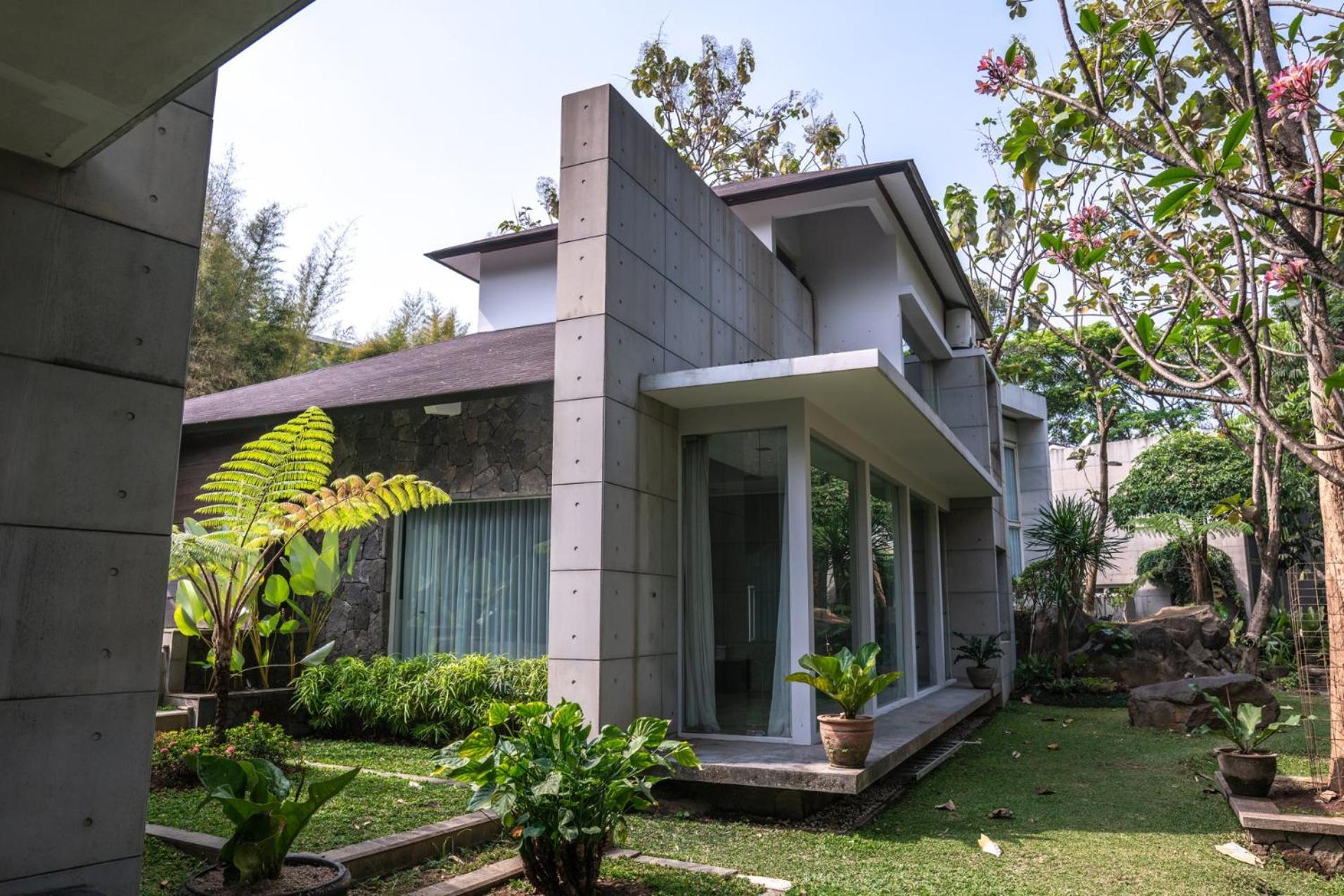 Three-Bedroom Villa - Photo 7