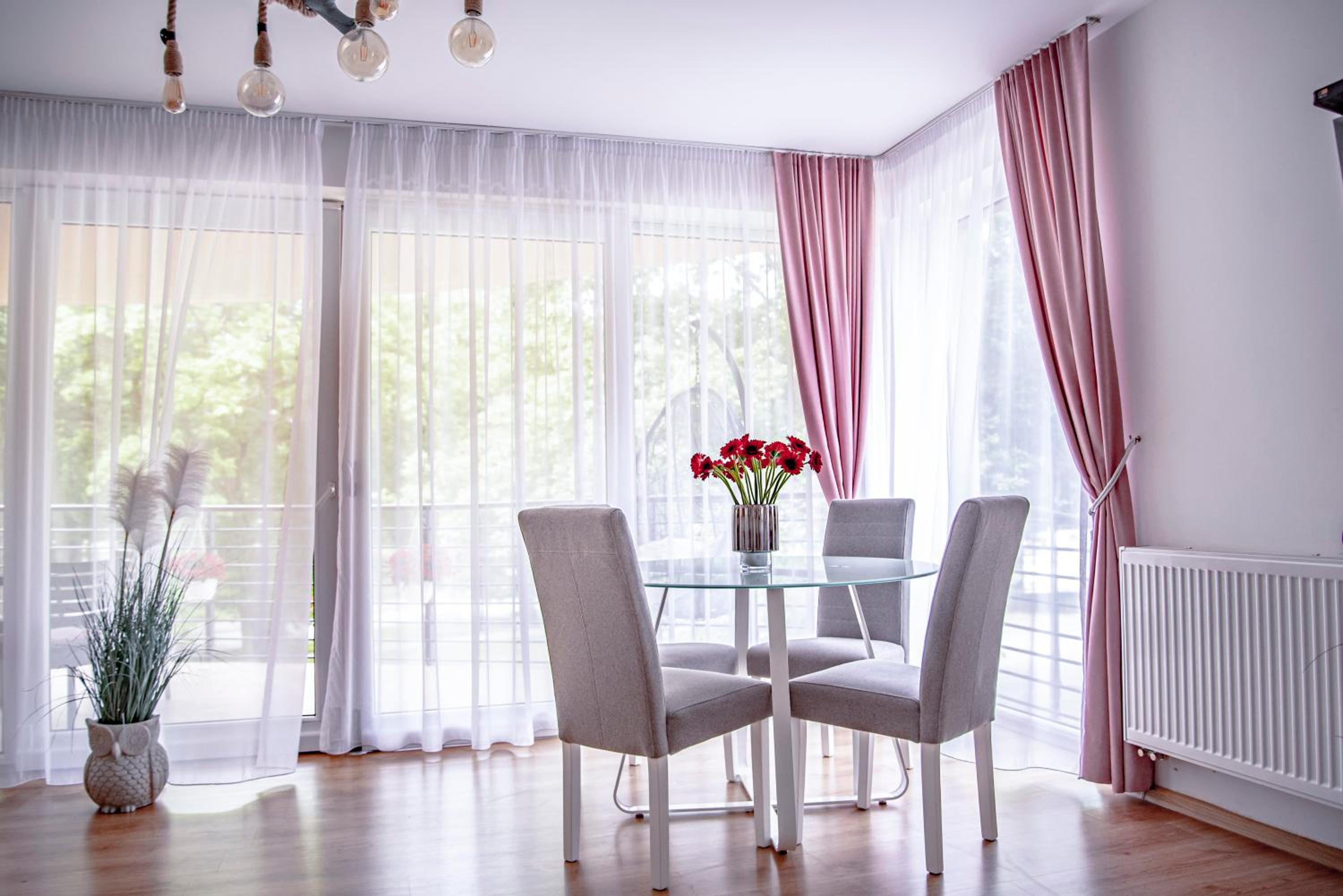 Apartment with Balcony - Photo 6