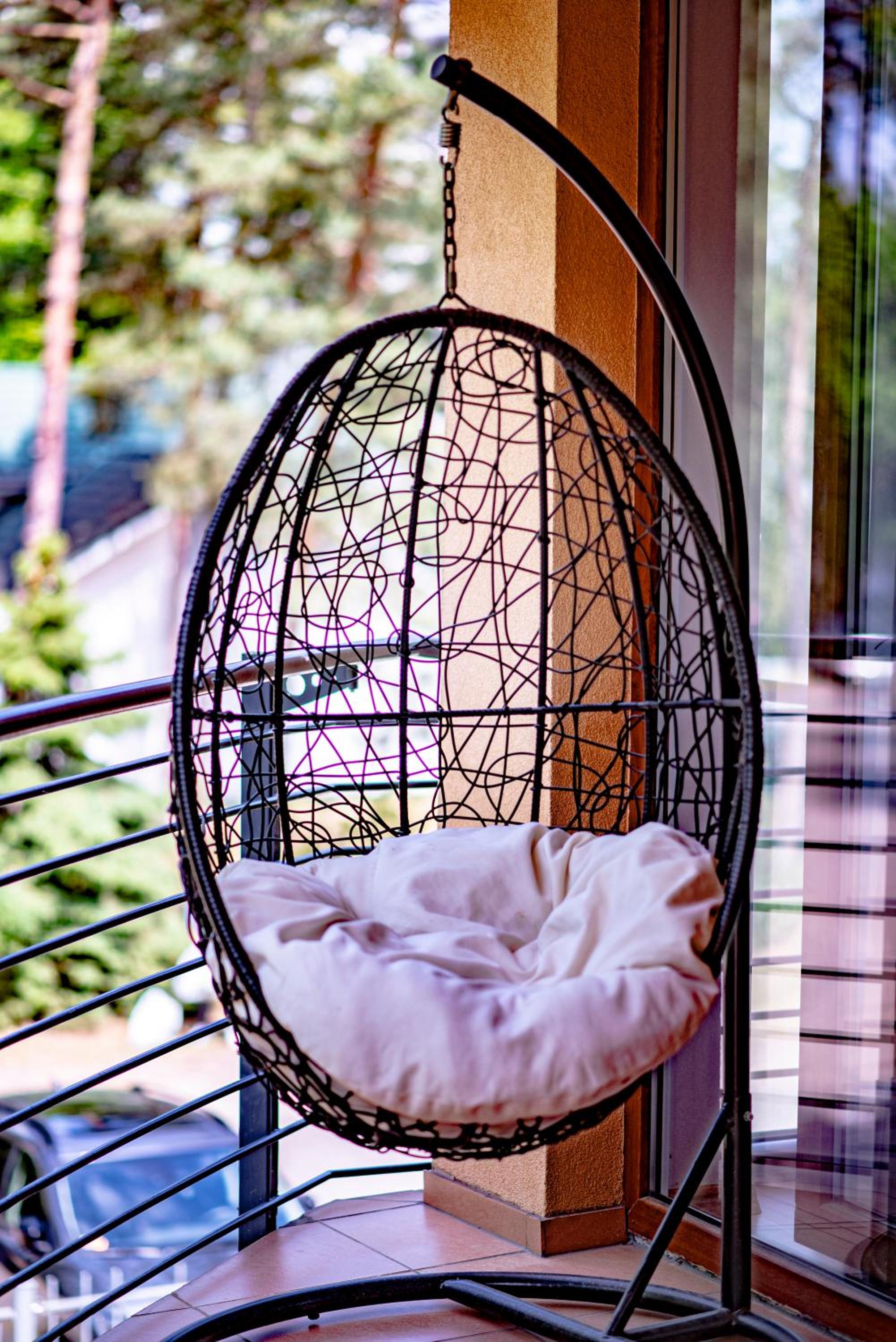Apartment with Balcony - Photo 9