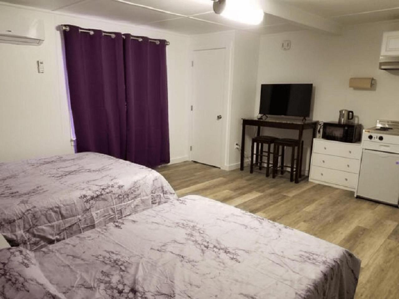 One-Bedroom House - Photo 1