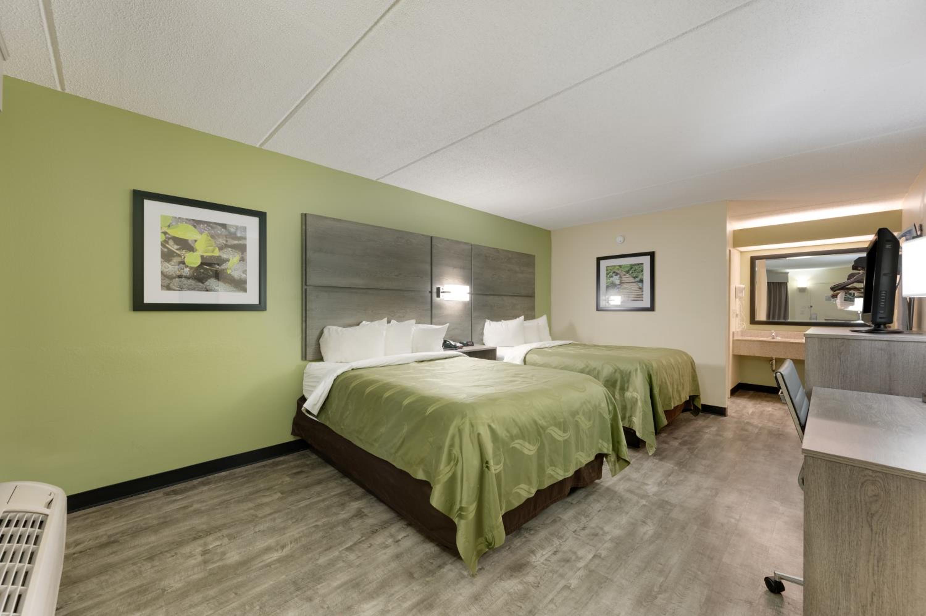 Double Room with Two Double Beds - Non-Smoking - Photo 3