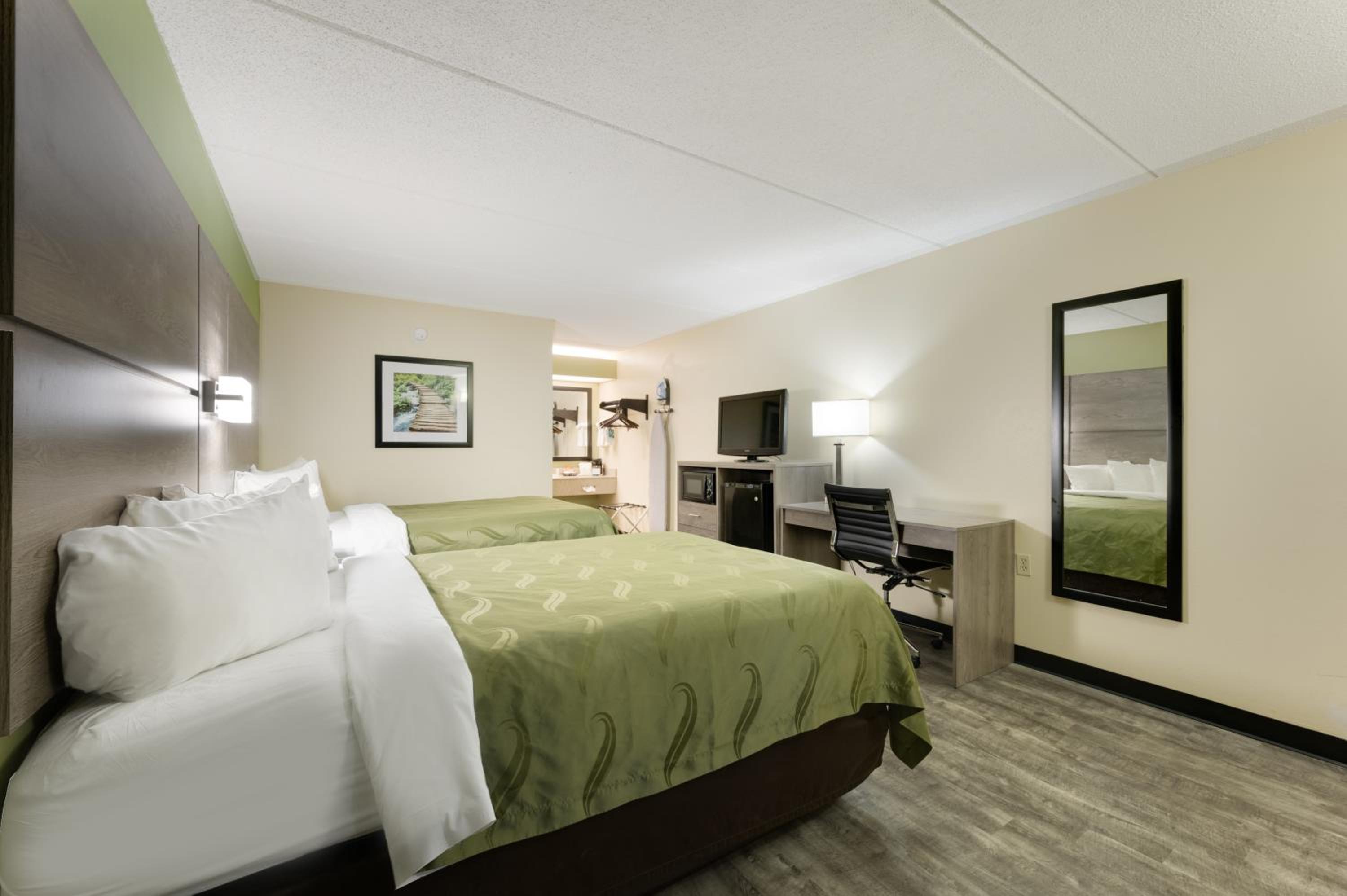 Double Room with Two Double Beds - Non-Smoking - Photo 4