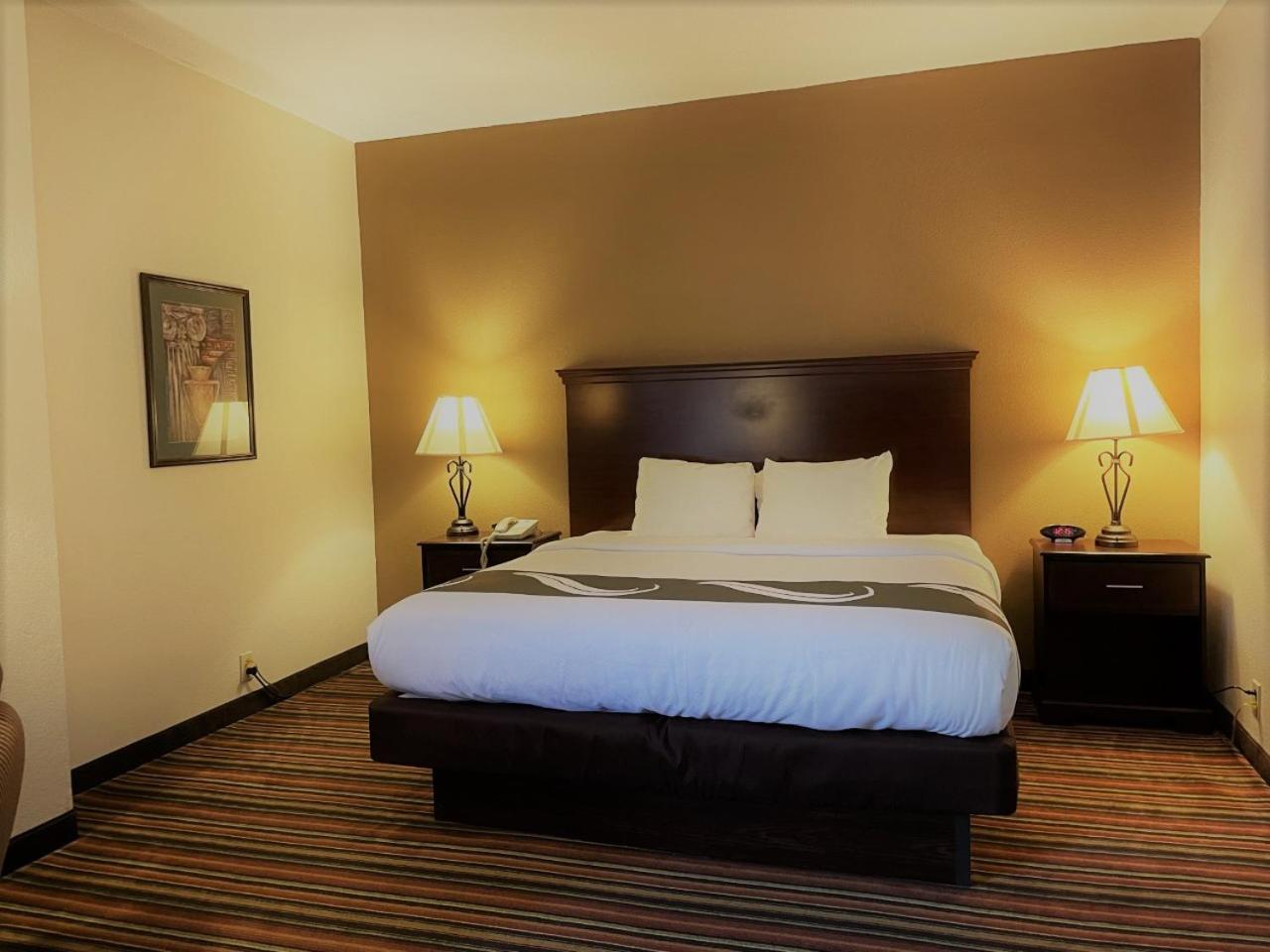 Standard King Room - Non Smoking - Photo 2
