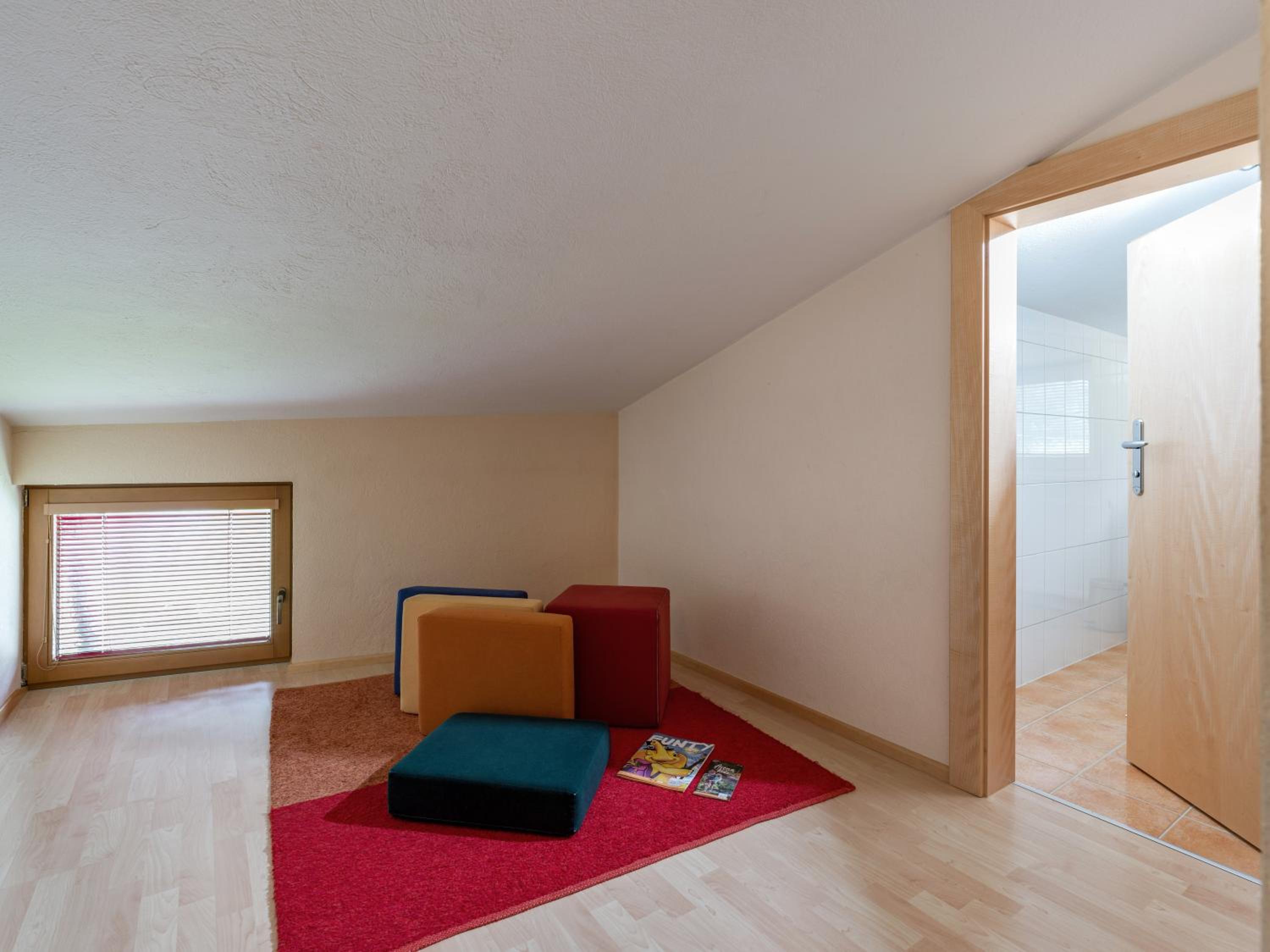 Three-Bedroom Apartment with Balcony photo 3
