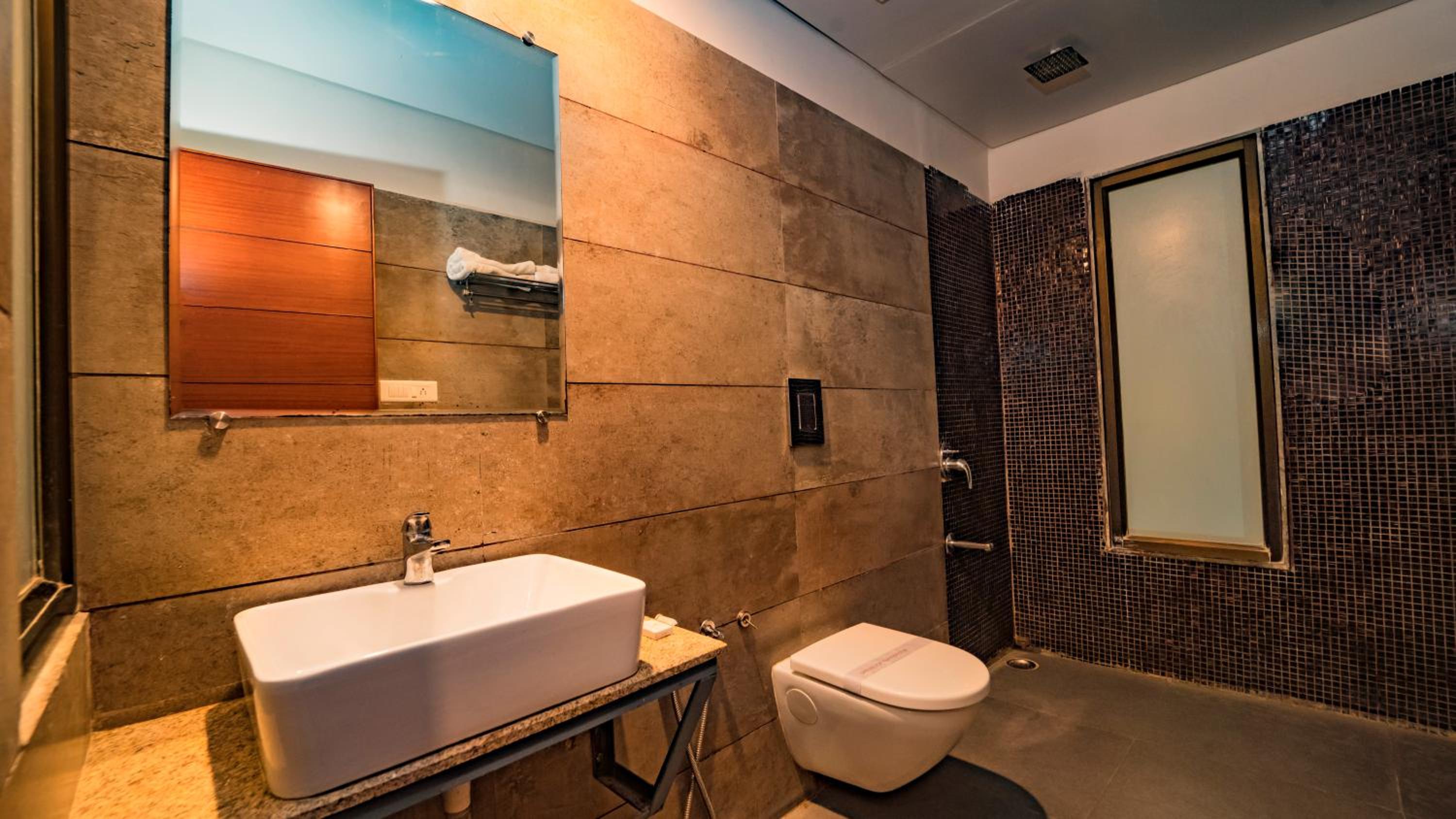 Deluxe Triple Room (Sanitized)): 10% off on Room Upgrade, Subject to availability, 20% off on Meal Upgrade, 10% off on Two -way Airport Transfer, 10% Off on Early Check-in upto 2 hours {Subject to Availability}, Free Linen Change - Photo 10