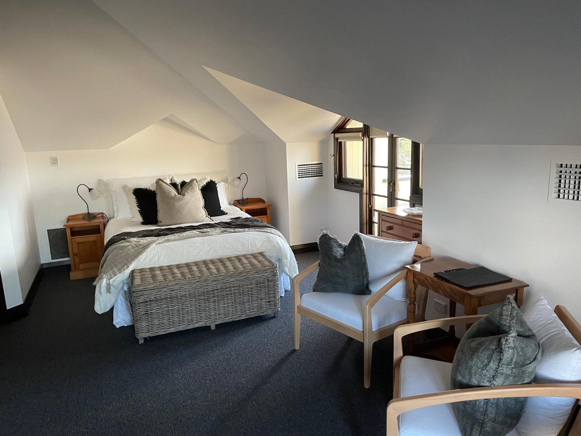 Queen Room with Balcony - Photo 1