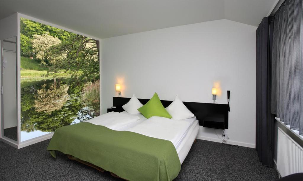 Standard Twin Room - Photo 4