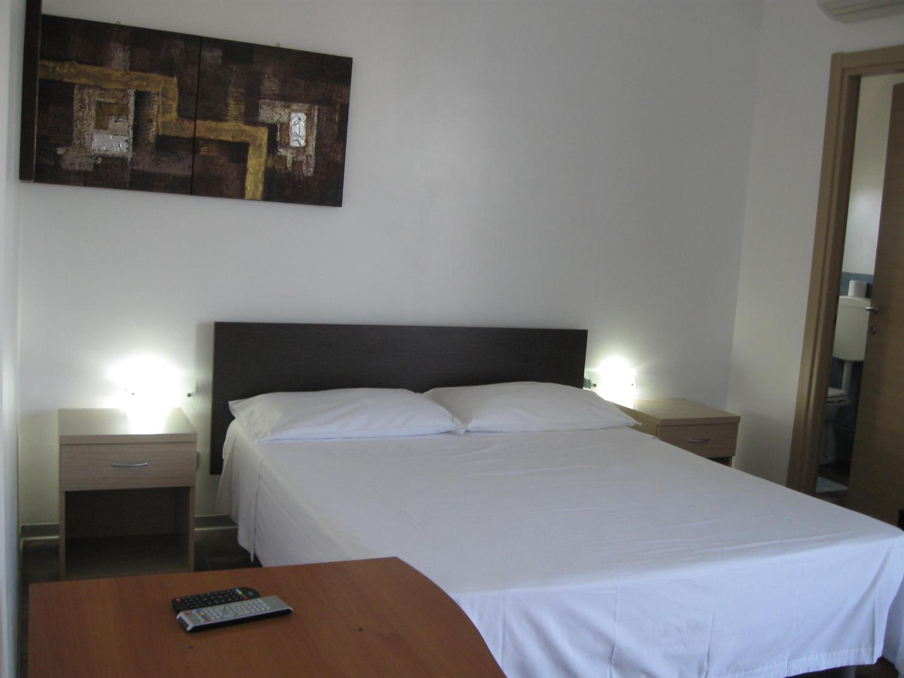 Economy Quadruple Room photo 2