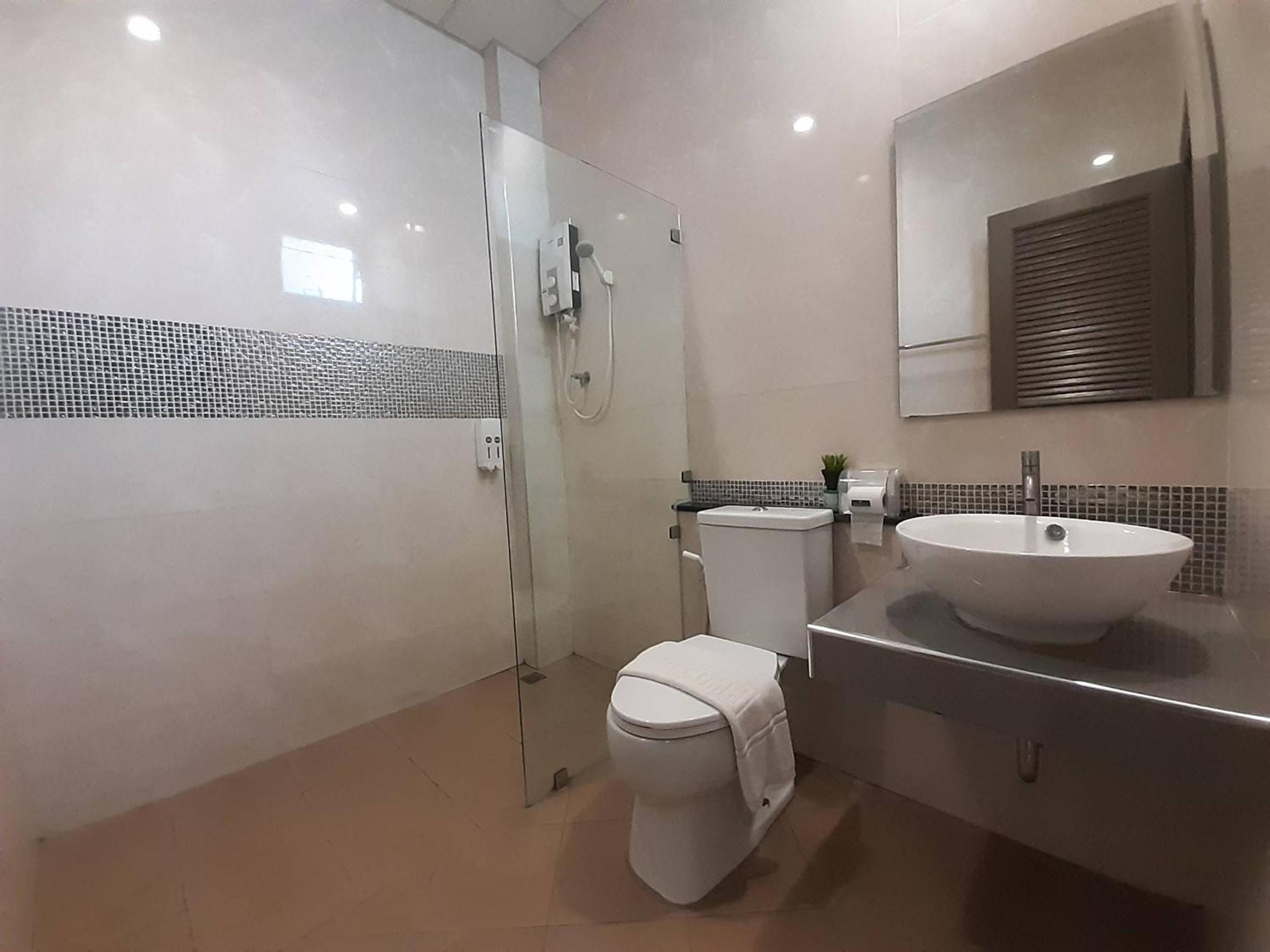 Standard Double Room - Photo 8