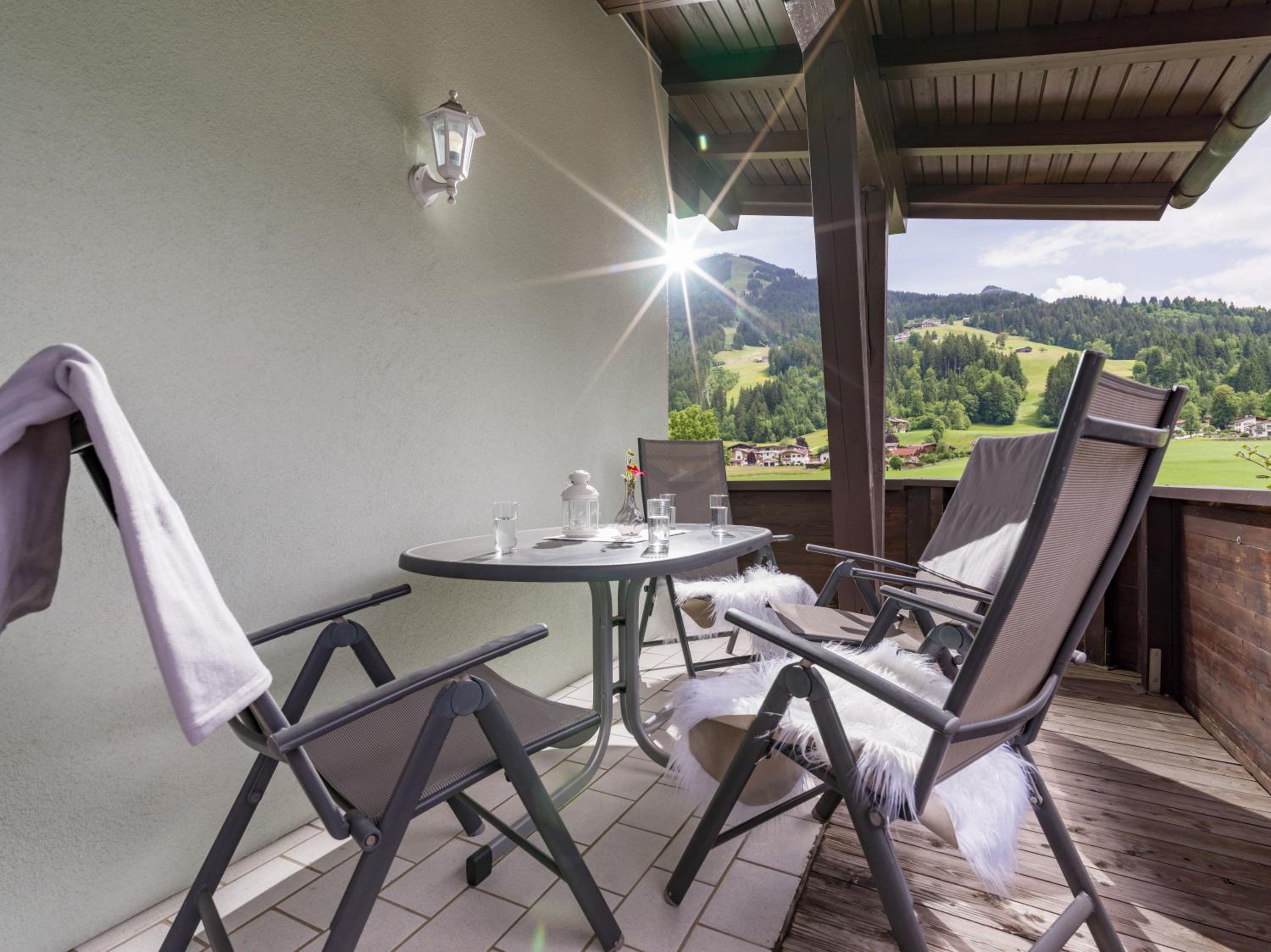 Two-Bedroom Apartment with Balcony photo 3
