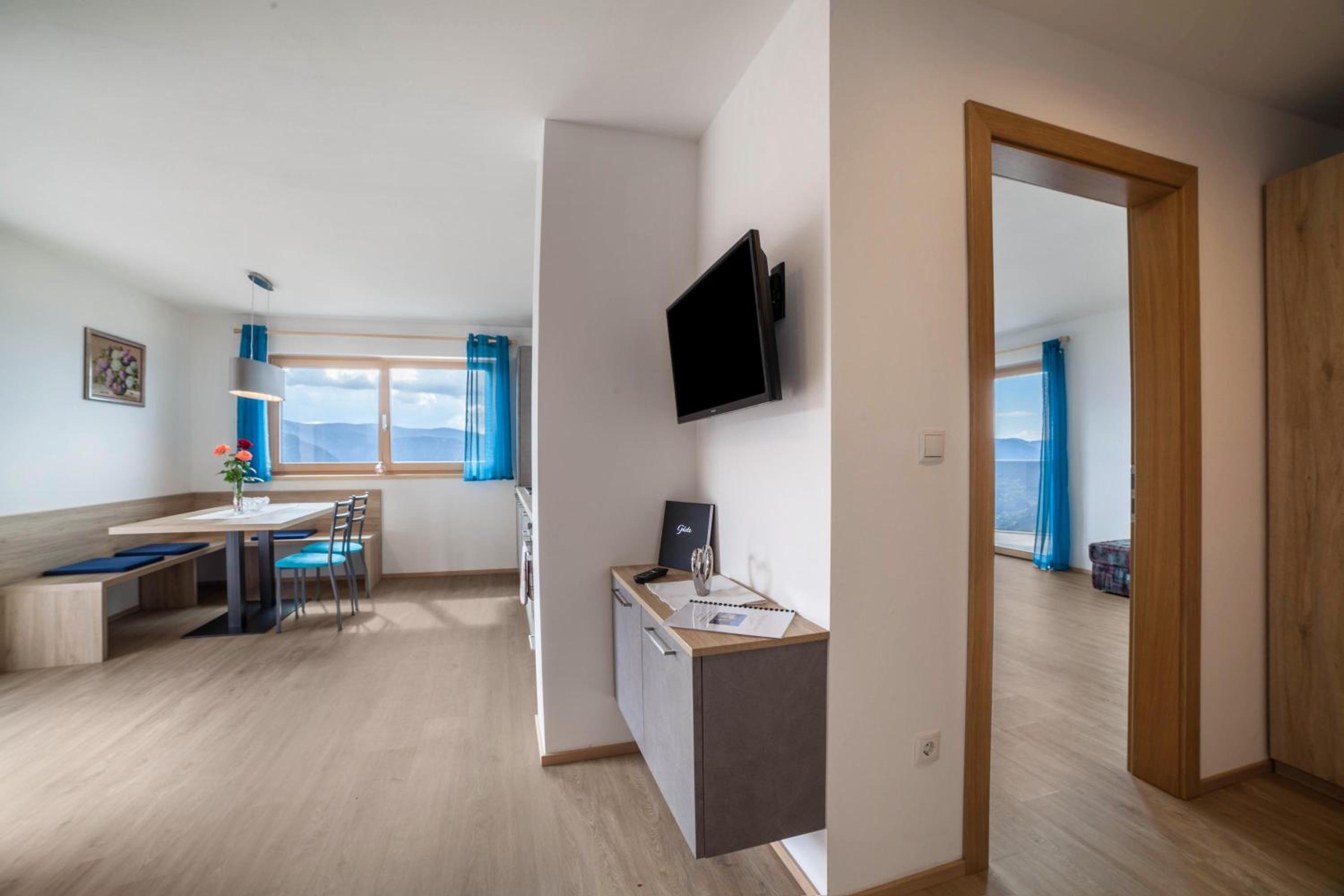 Superior One-Bedroom Apartment with Balcony photo 1