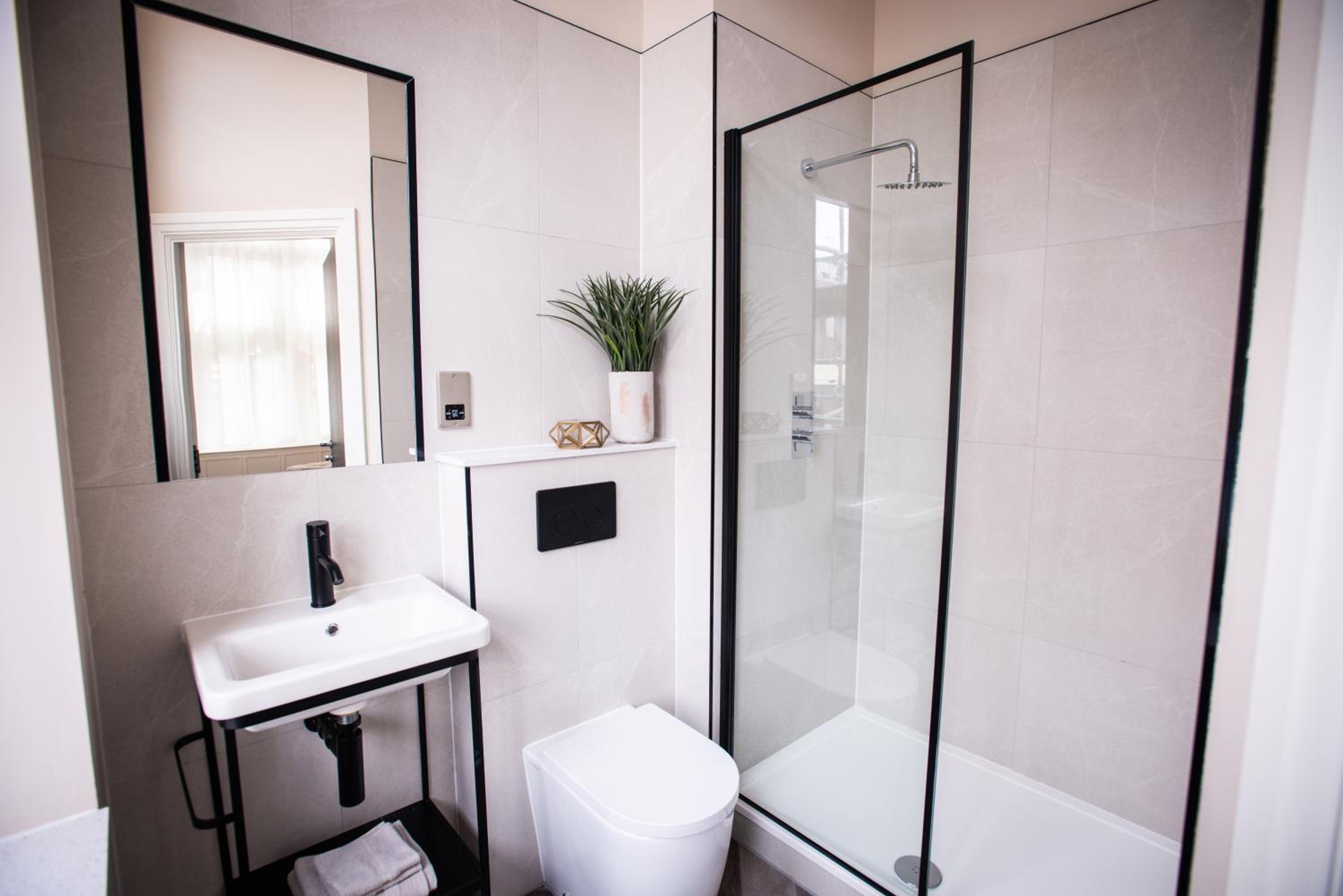 One-Bedroom Apartment - Photo 10