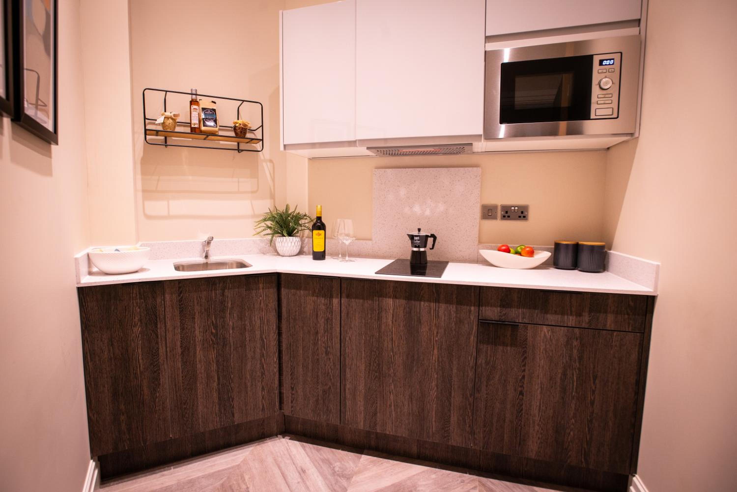One-Bedroom Apartment - Photo 12