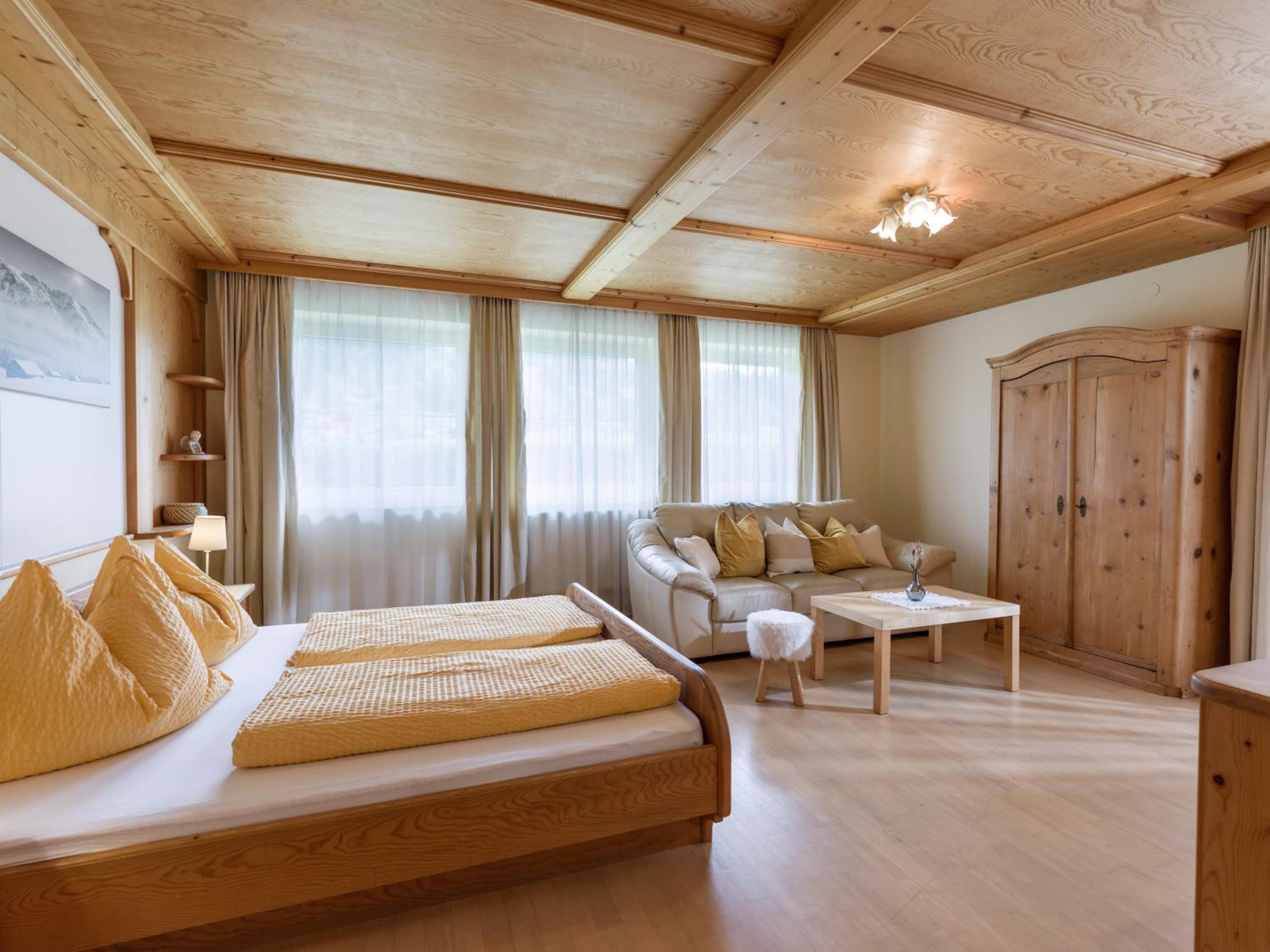Two-Bedroom Apartment with Terrace photo 3