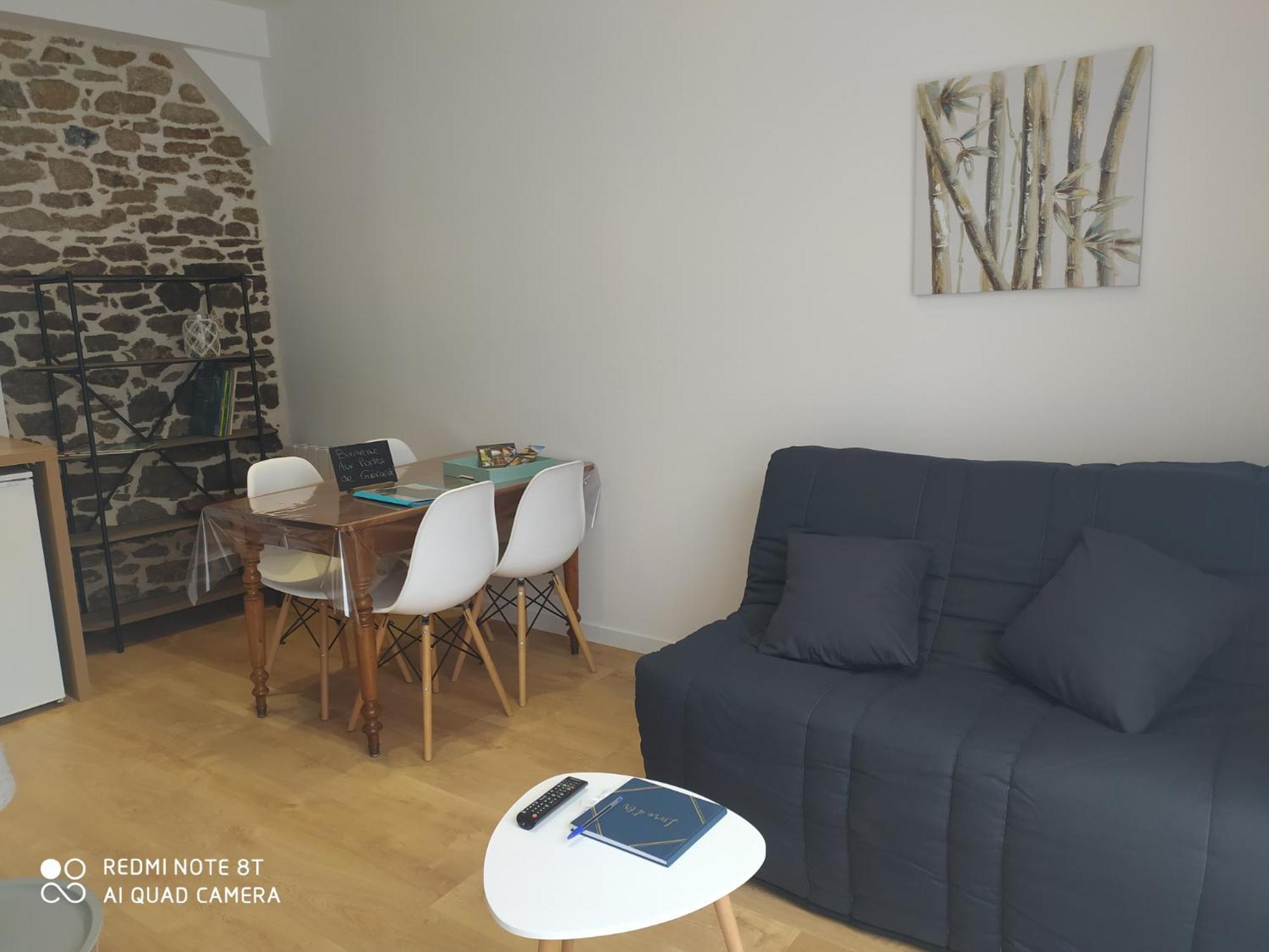 One-Bedroom Apartment photo 2