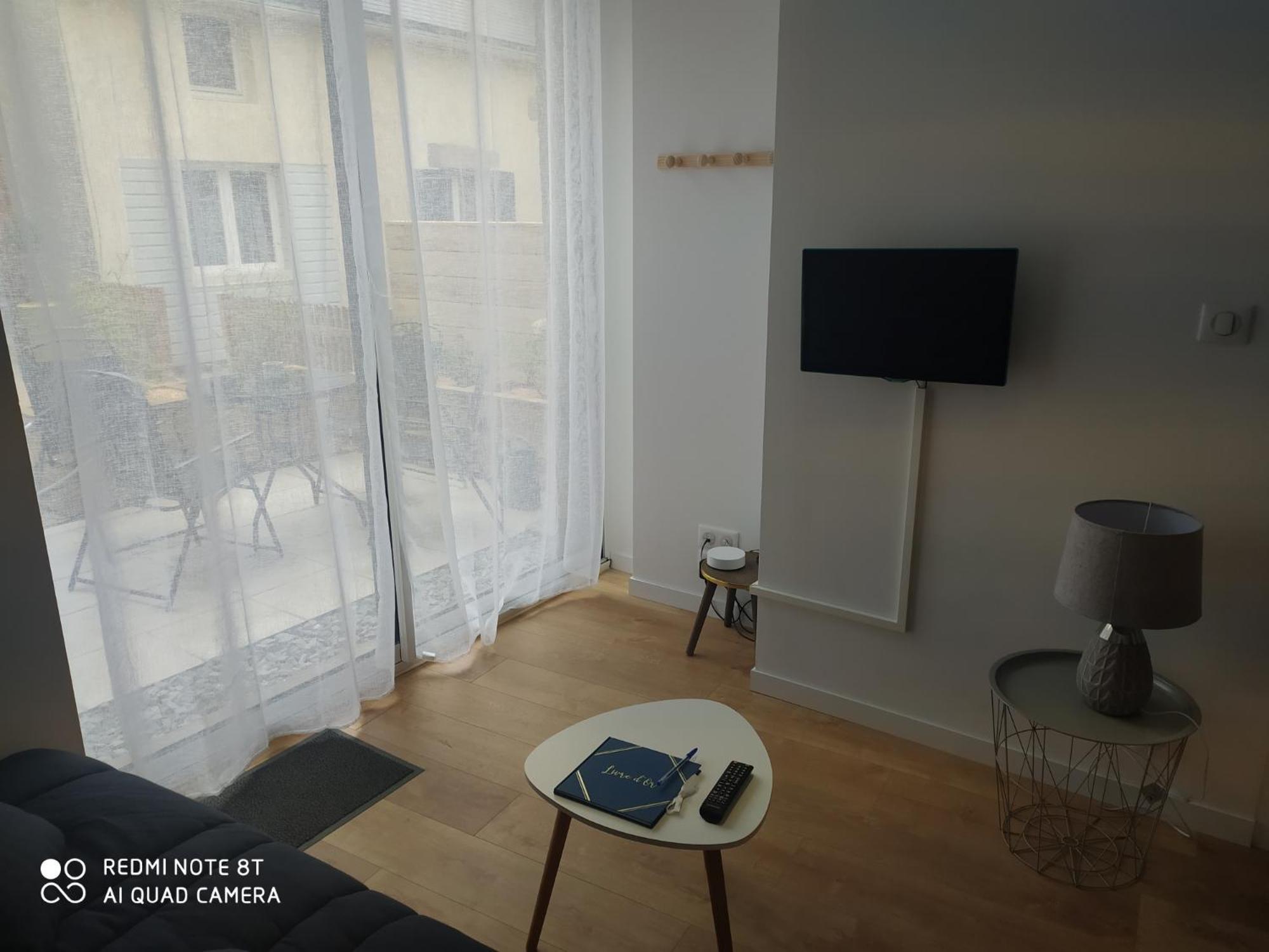 One-Bedroom Apartment photo 3