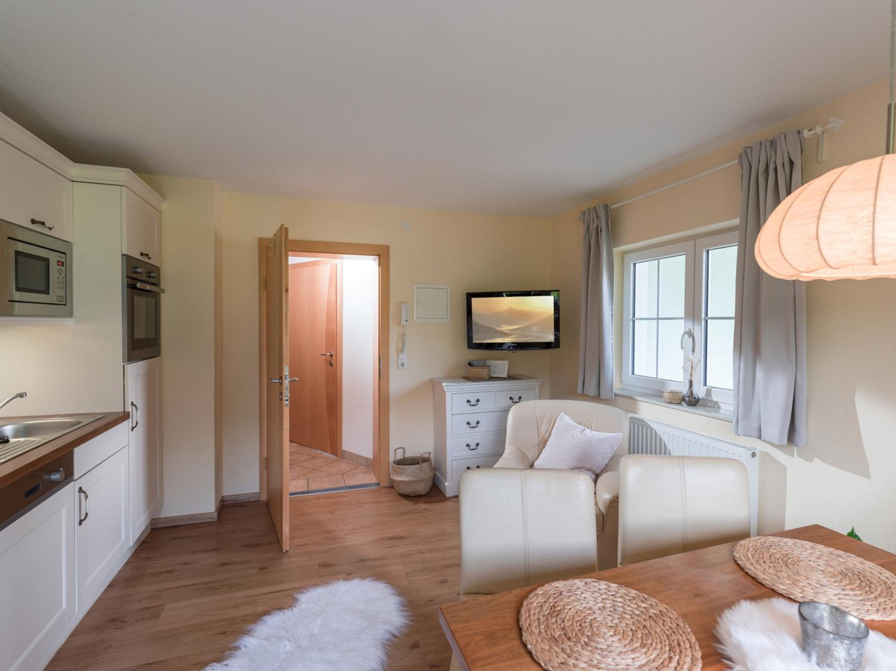 Two-Bedroom Apartment with Balcony photo 3