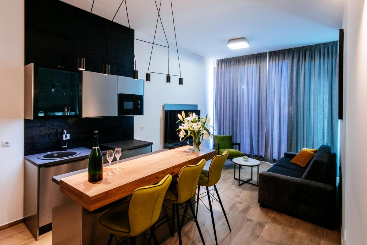 Deluxe Apartment photo 2
