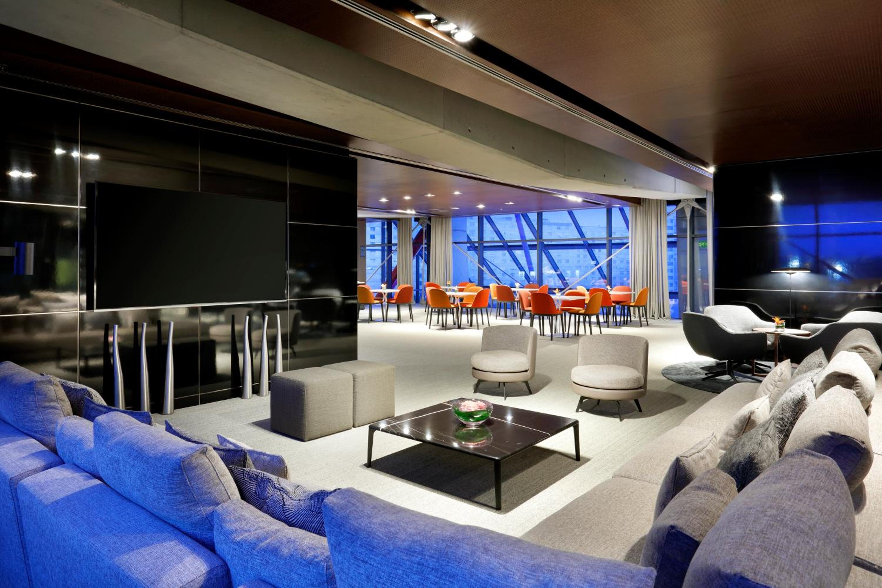 Deluxe King Room with City View - High Floor/Club Access