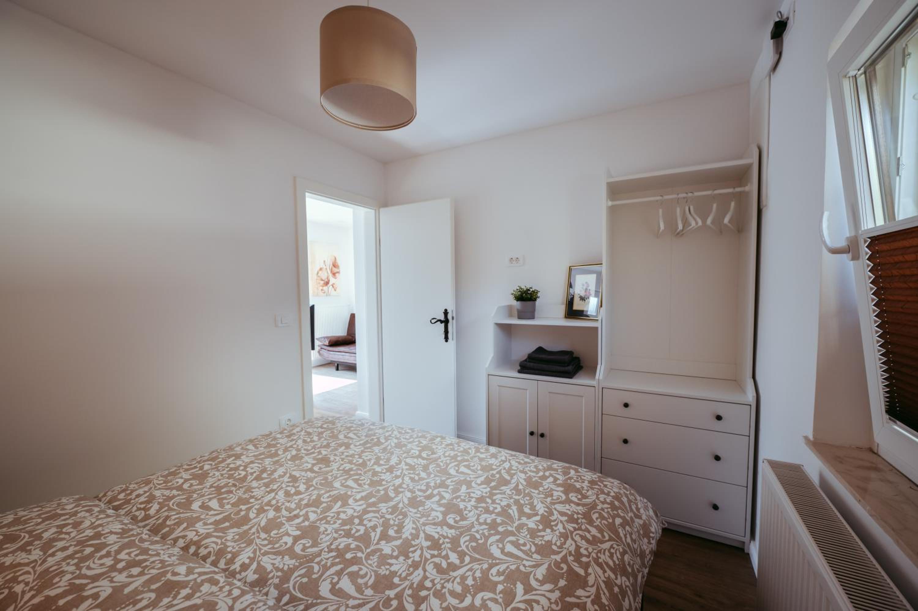 One-Bedroom Apartment - Photo 1