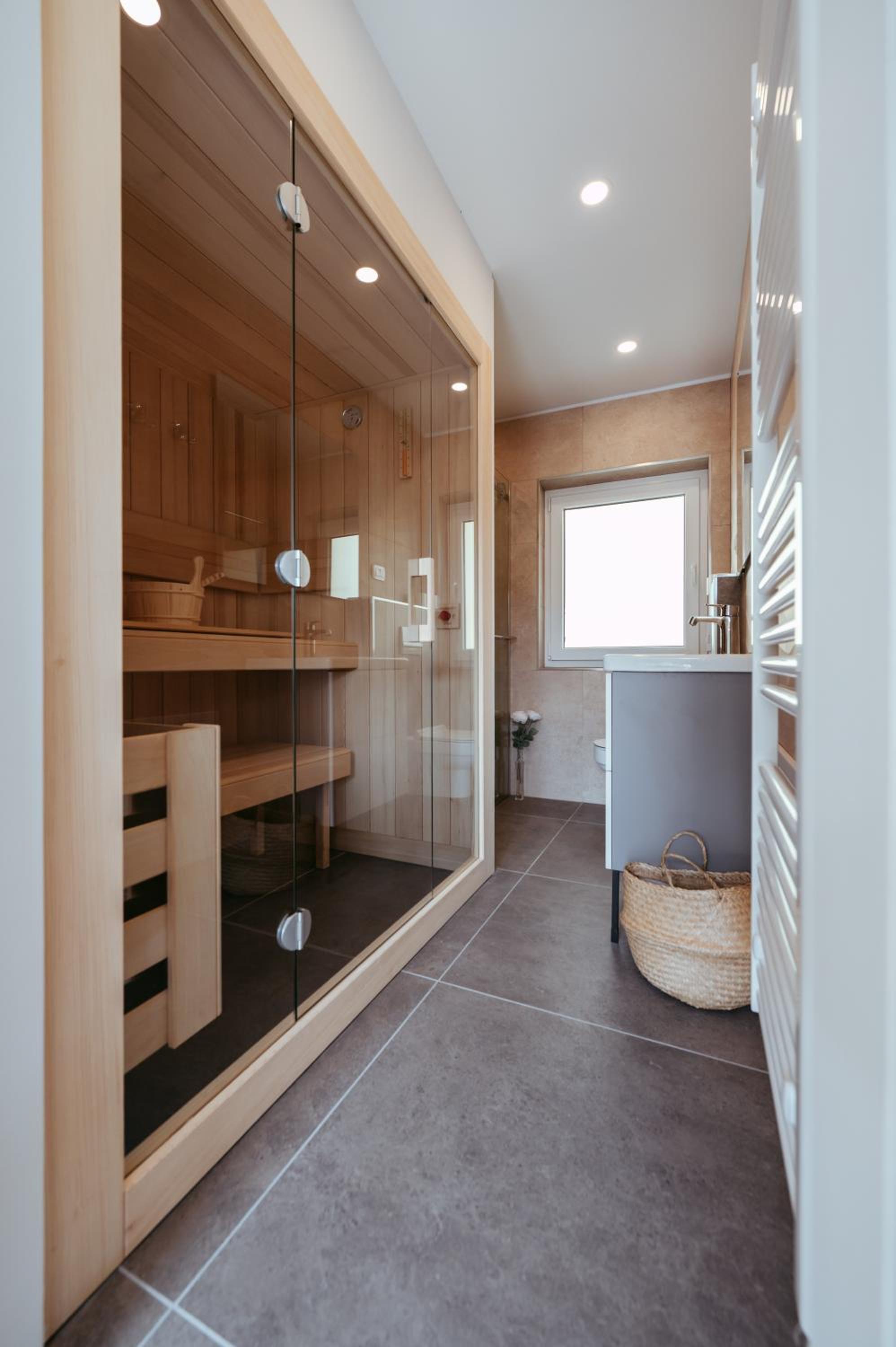 One-Bedroom Apartment - Photo 9