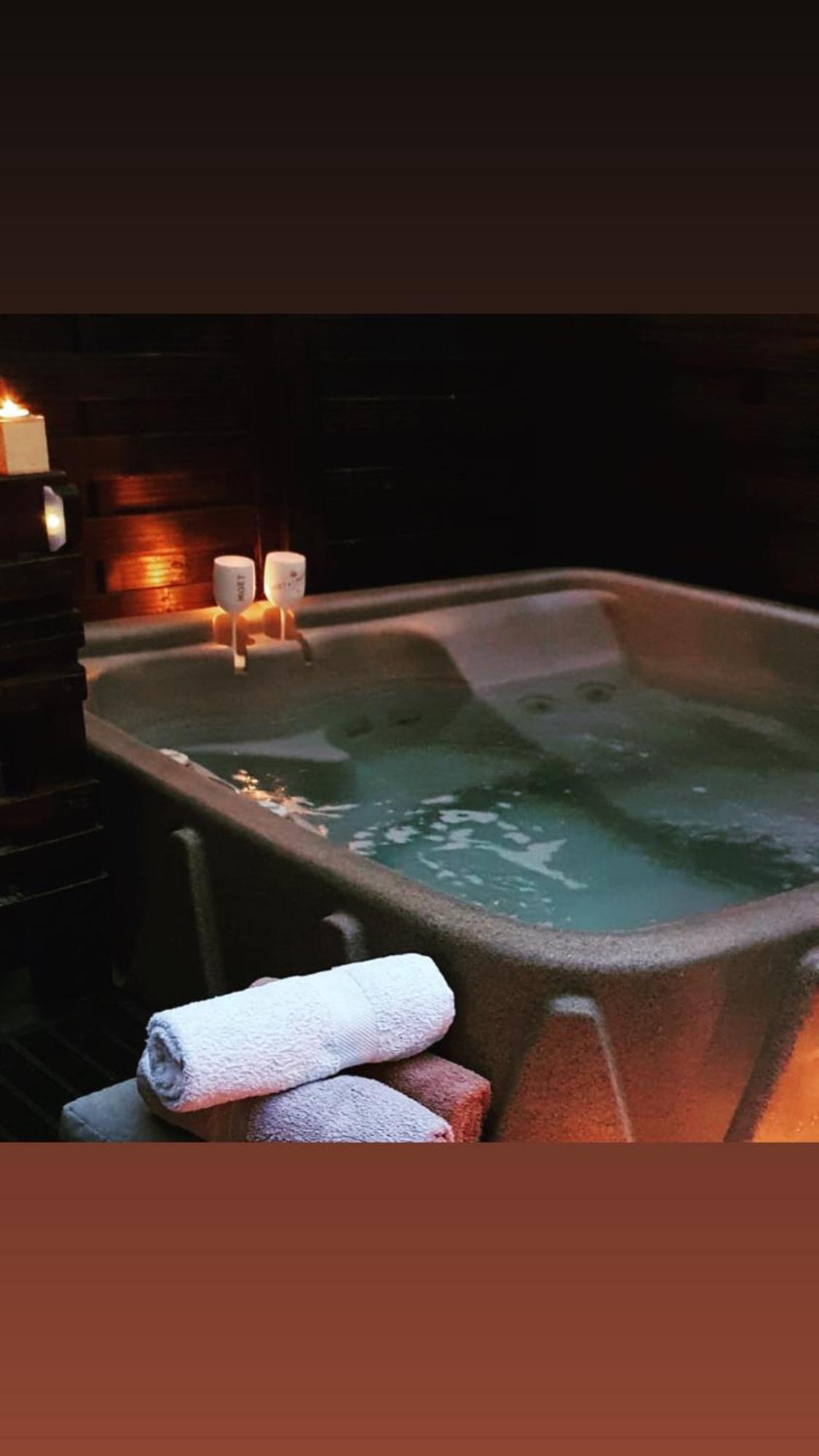 Deluxe Apartment jacuzzi - Photo 15