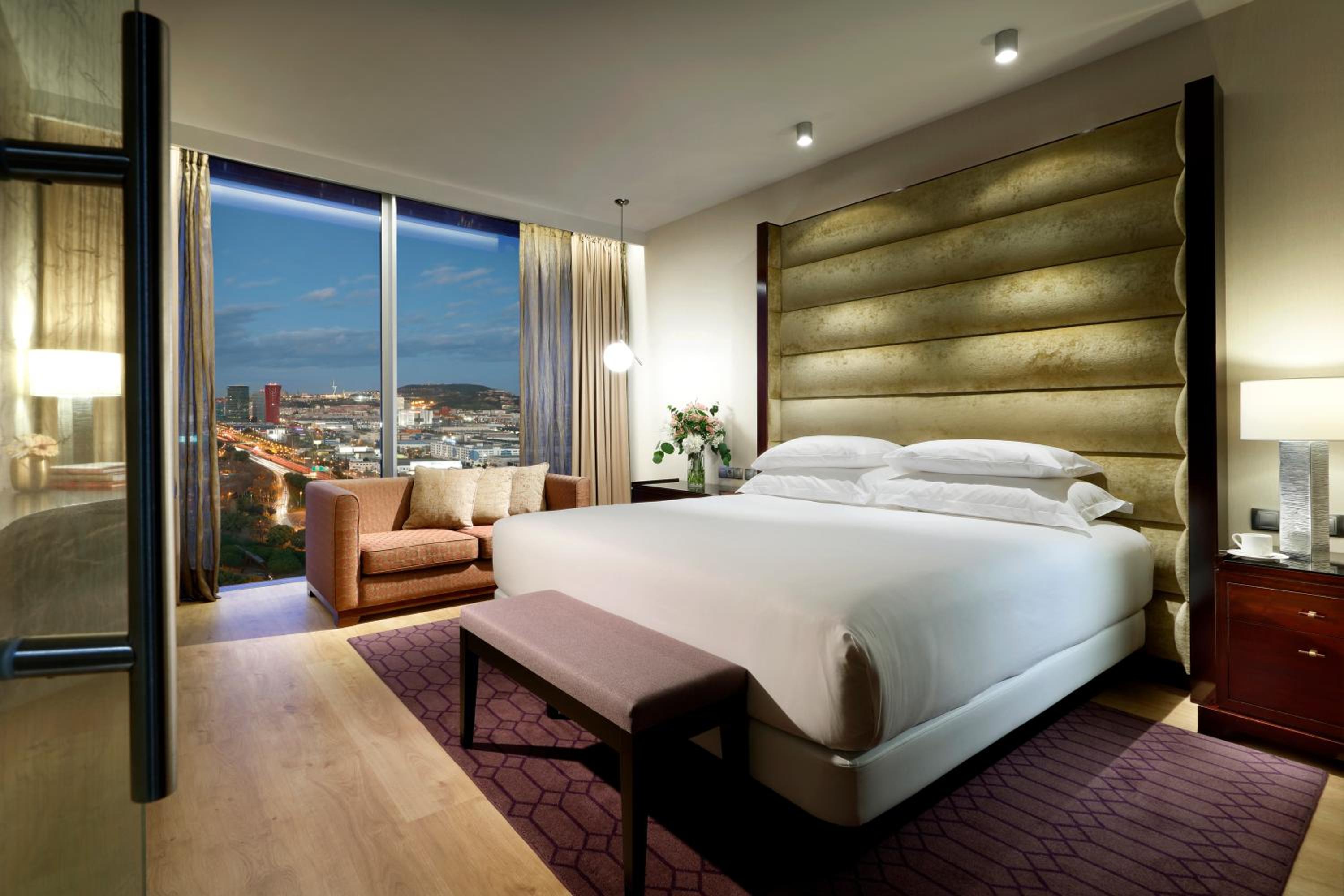 King Room with City View
