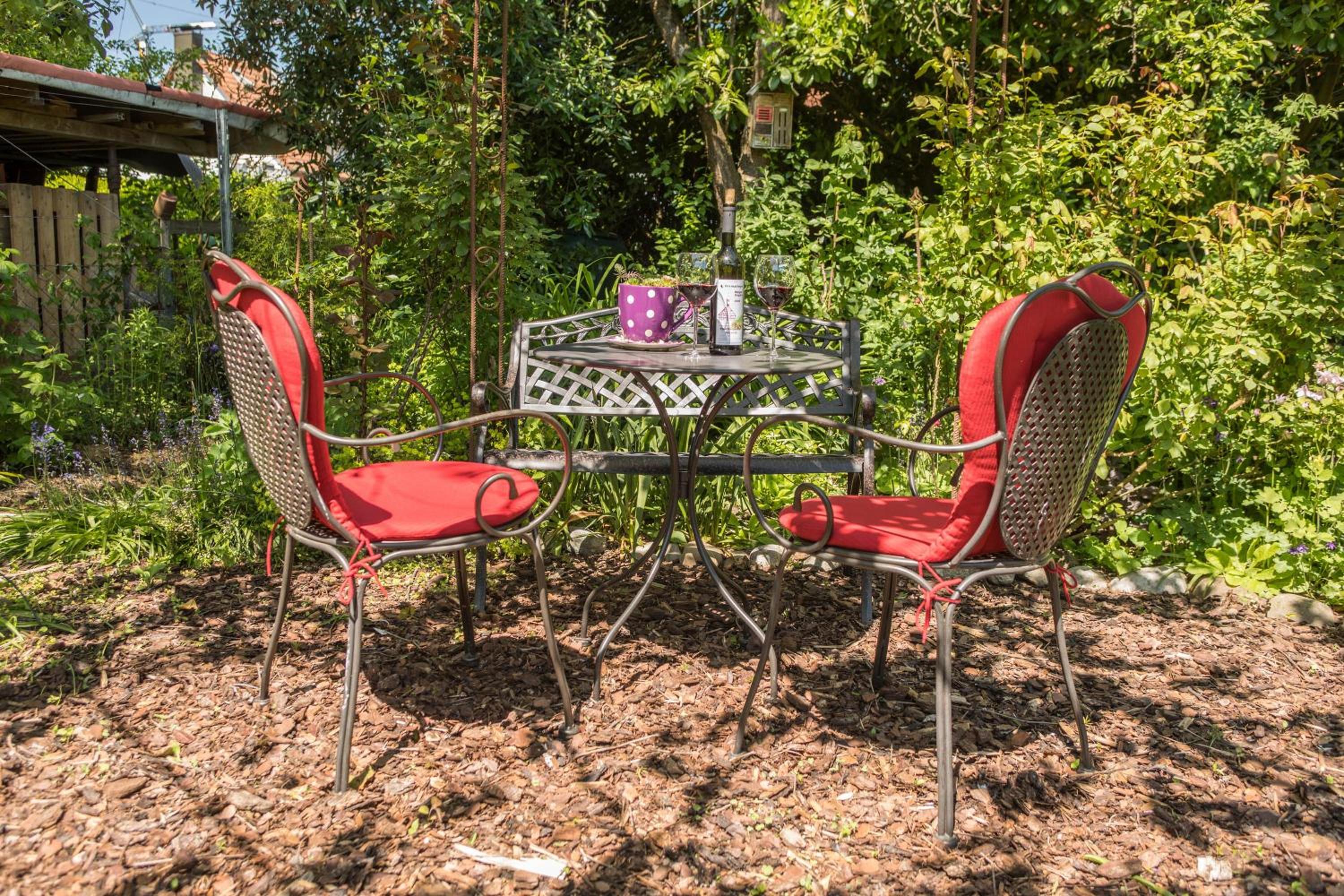 One-Bedroom Apartment with Garden View photo 3