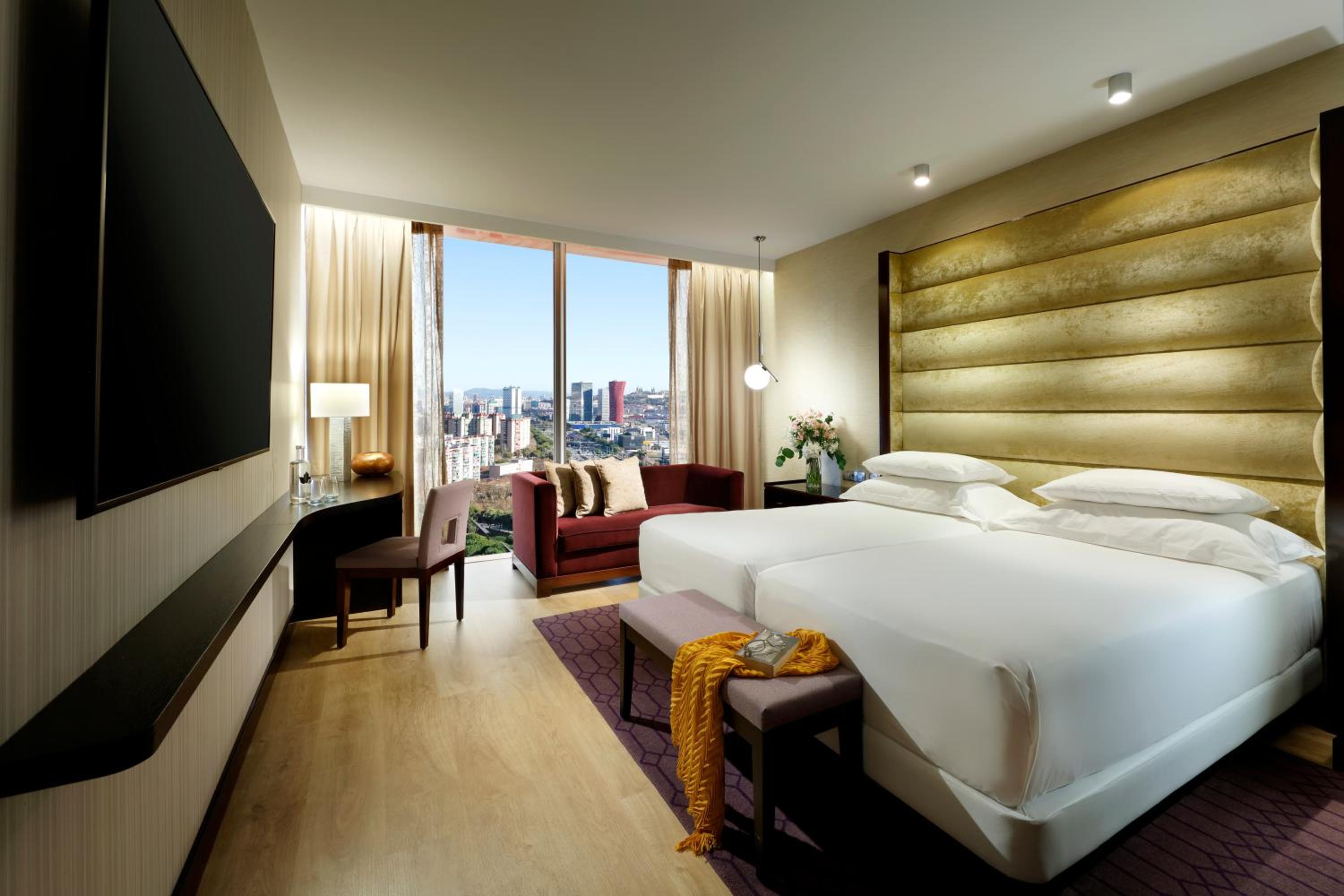 Twin Room with City View